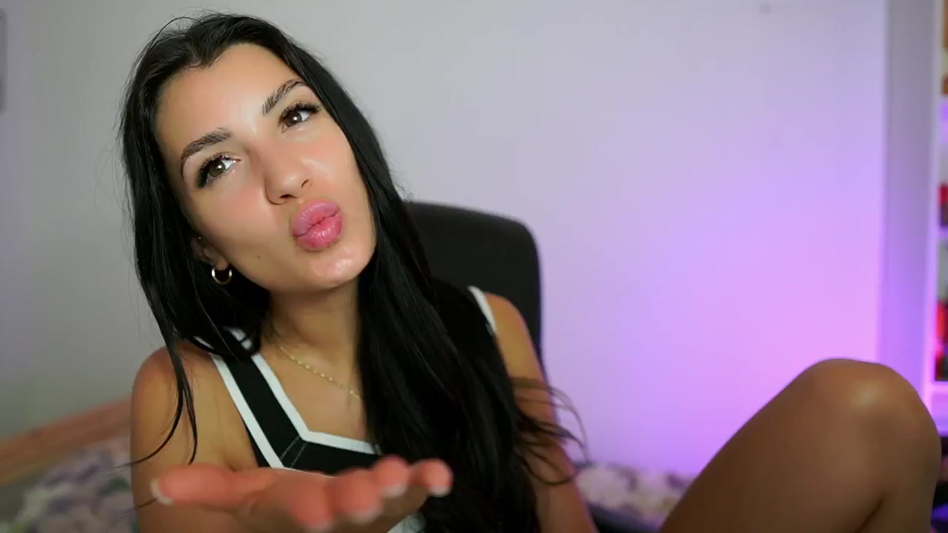 Gallery image thumbnail from Julia_Roca's myfreecams stream on, 07/21/2024, 13:49 image 13 of 20
