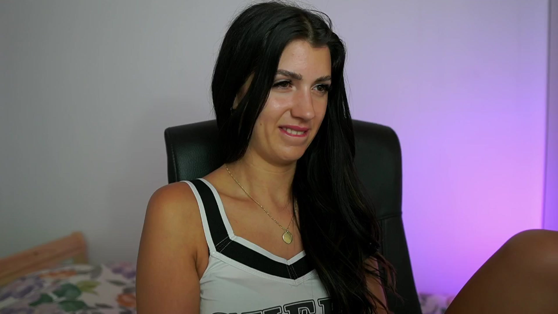 Gallery image thumbnail from Julia_Roca's myfreecams stream on, 07/21/2024, 15:08 image 1 of 20