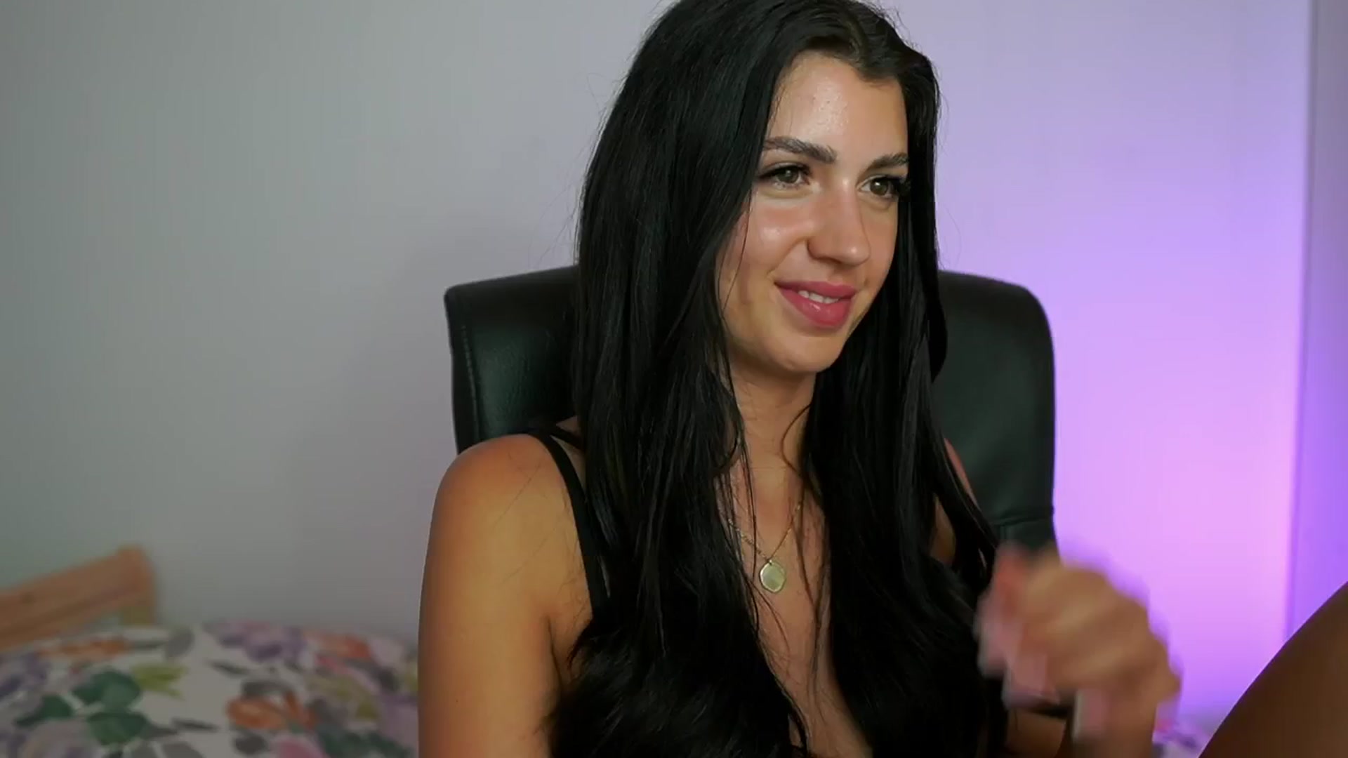 Gallery image thumbnail from Julia_Roca's myfreecams stream on, 07/21/2024, 17:38 image 6 of 20