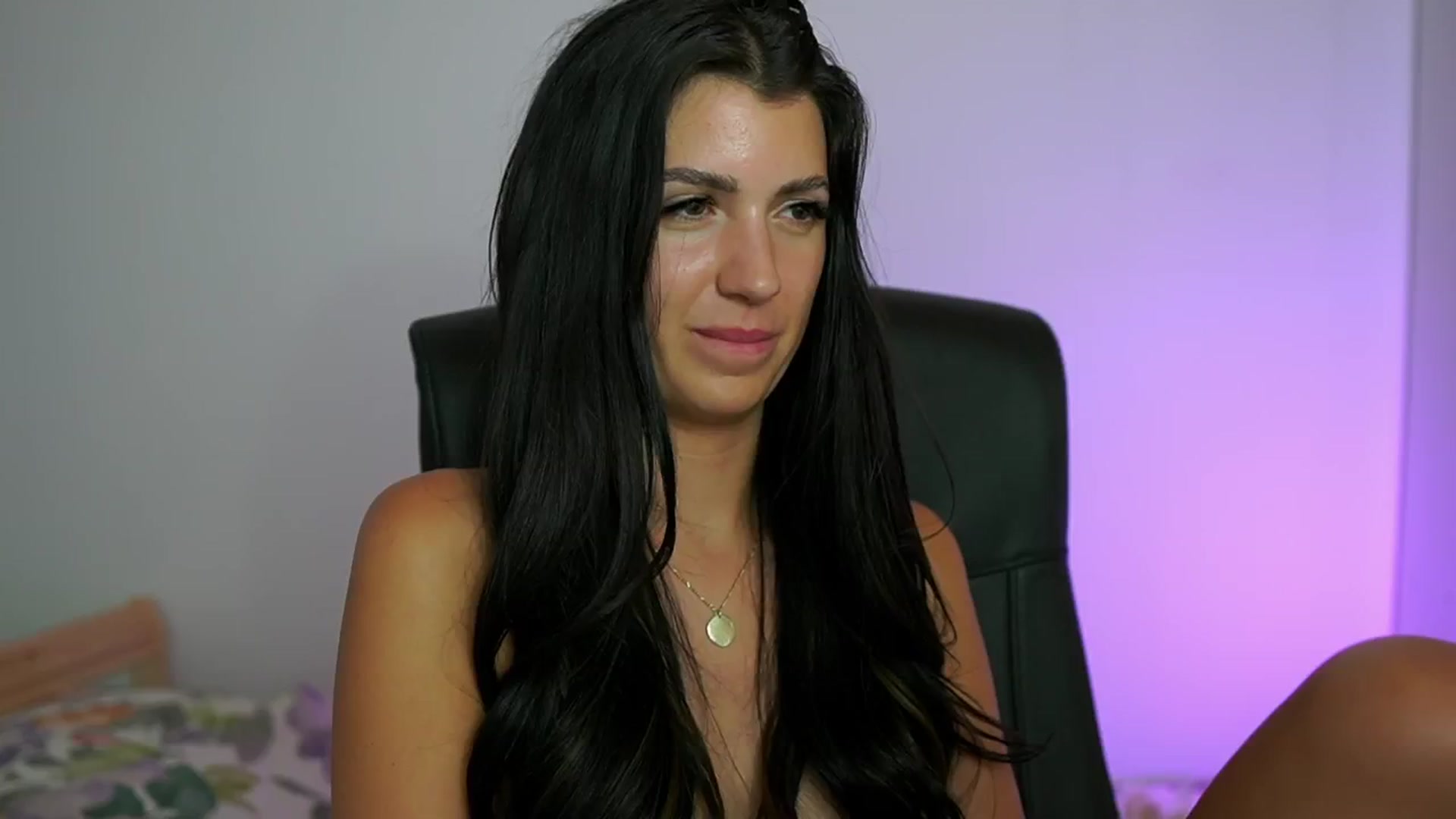 Gallery image thumbnail from Julia_Roca's myfreecams stream on, 07/21/2024, 17:38 image 13 of 20