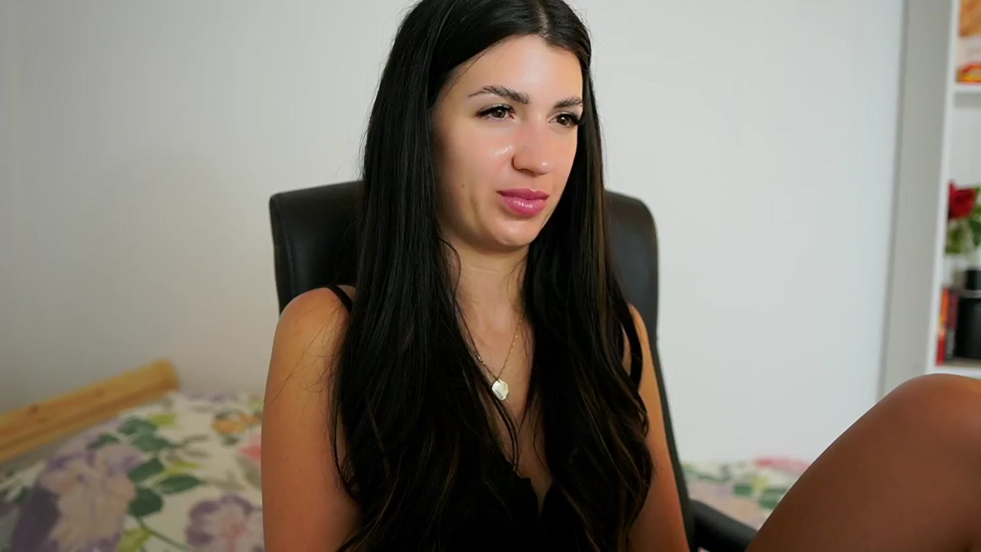 Gallery image thumbnail from Julia_Roca's myfreecams stream on, 07/24/2024, 14:00 image 1 of 20
