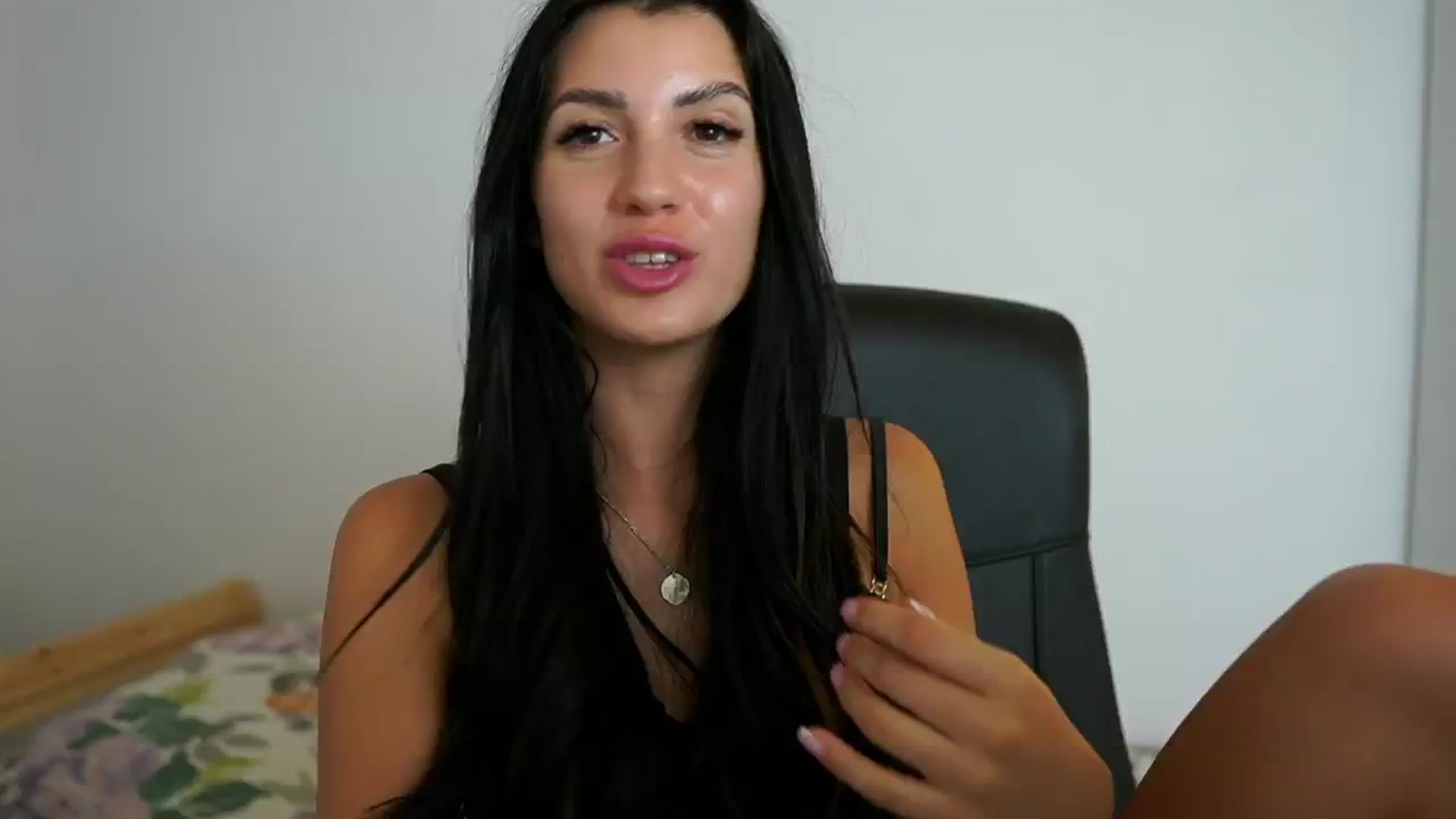 Gallery image thumbnail from Julia_Roca's myfreecams stream on, 07/24/2024, 16:47 image 4 of 20