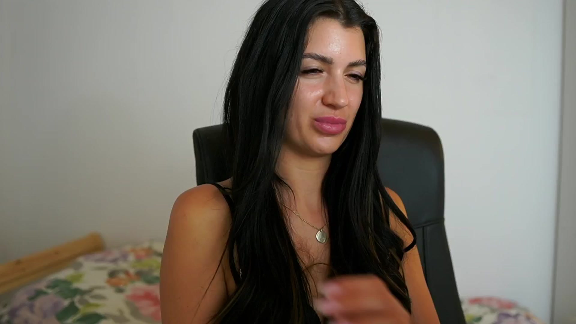 Gallery image thumbnail from Julia_Roca's myfreecams stream on, 07/24/2024, 18:15 image 11 of 20