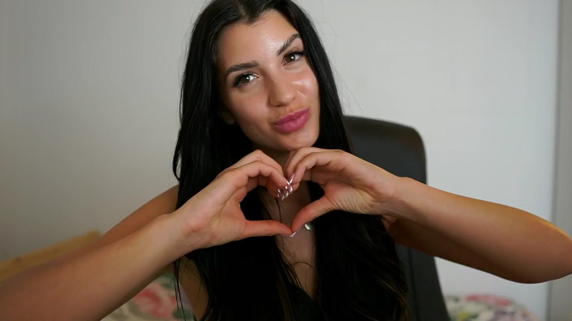 Gallery image thumbnail from Julia_Roca's myfreecams stream on, 07/24/2024, 18:15 image 10 of 20