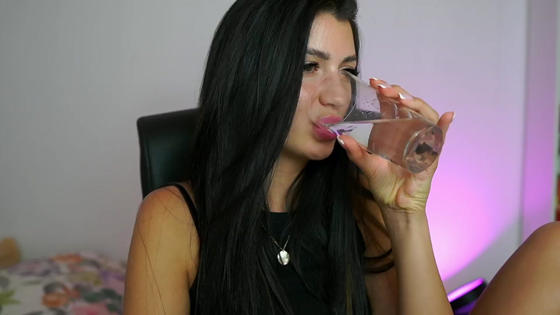 Gallery image thumbnail from Julia_Roca's myfreecams stream on, 07/25/2024, 13:50 image 4 of 20