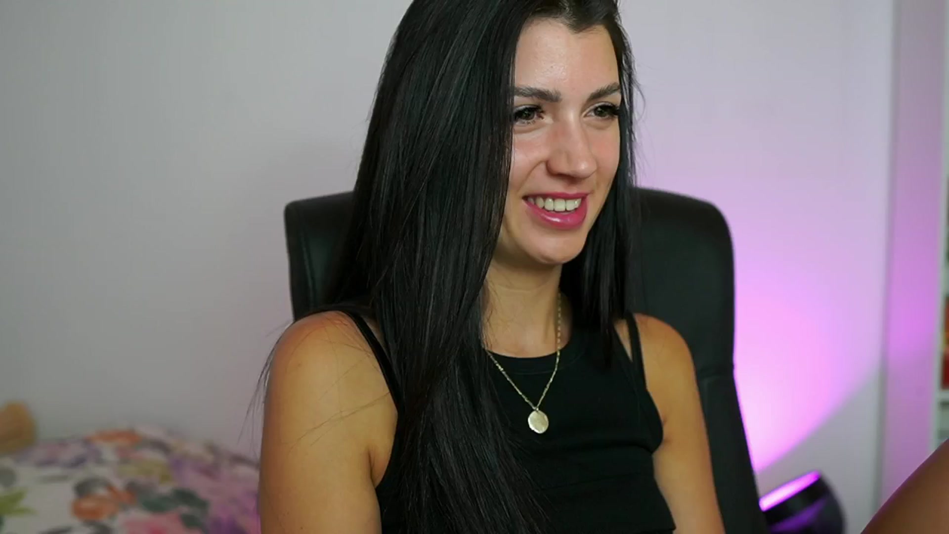 Gallery image thumbnail from Julia_Roca's myfreecams stream on, 07/25/2024, 13:50 image 1 of 20