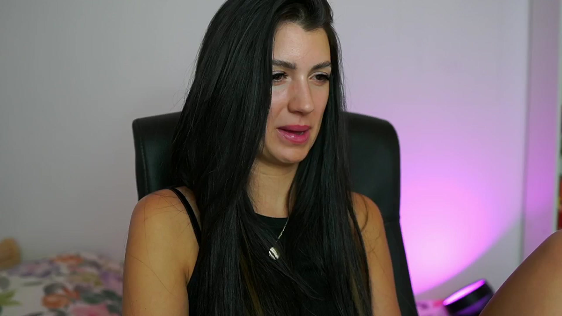 Gallery image thumbnail from Julia_Roca's myfreecams stream on, 07/25/2024, 13:50 image 6 of 20