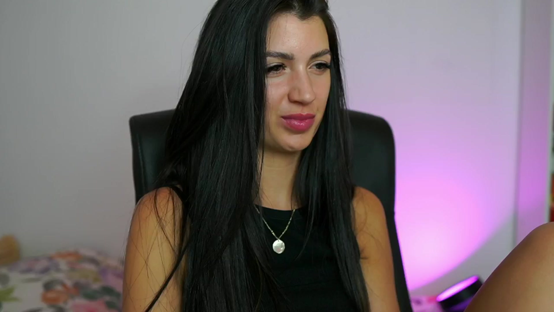Gallery image thumbnail from Julia_Roca's myfreecams stream on, 07/25/2024, 13:50 image 3 of 20