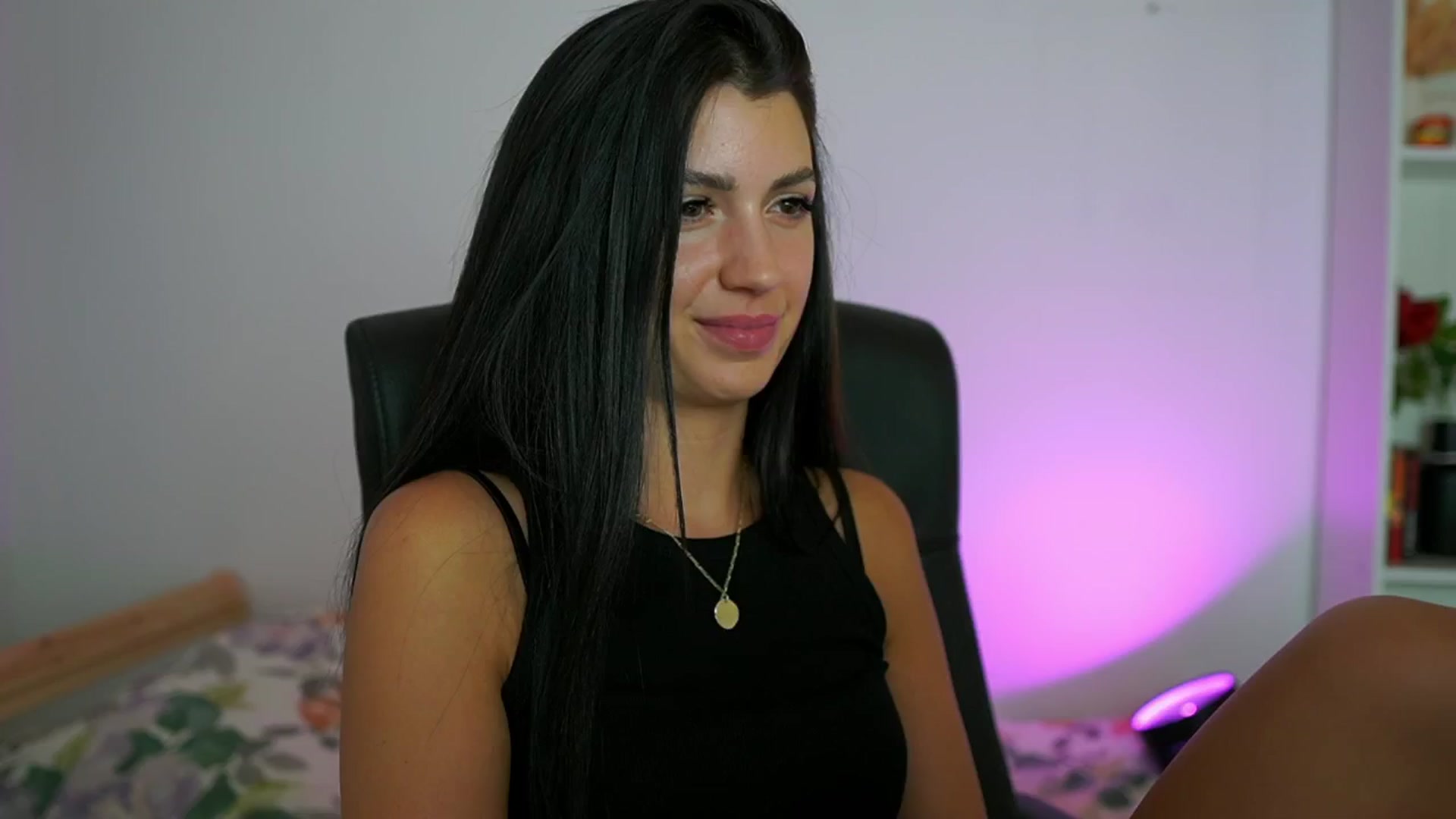Gallery image thumbnail from Julia_Roca's myfreecams stream on, 07/25/2024, 18:03 image 1 of 20