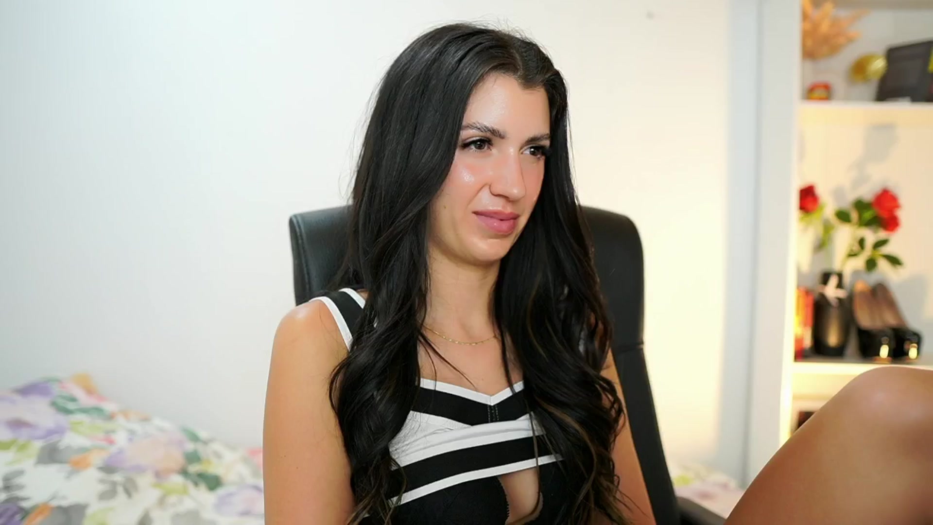 Gallery image thumbnail from Julia_Roca's myfreecams stream on, 07/27/2024, 14:27 image 12 of 20