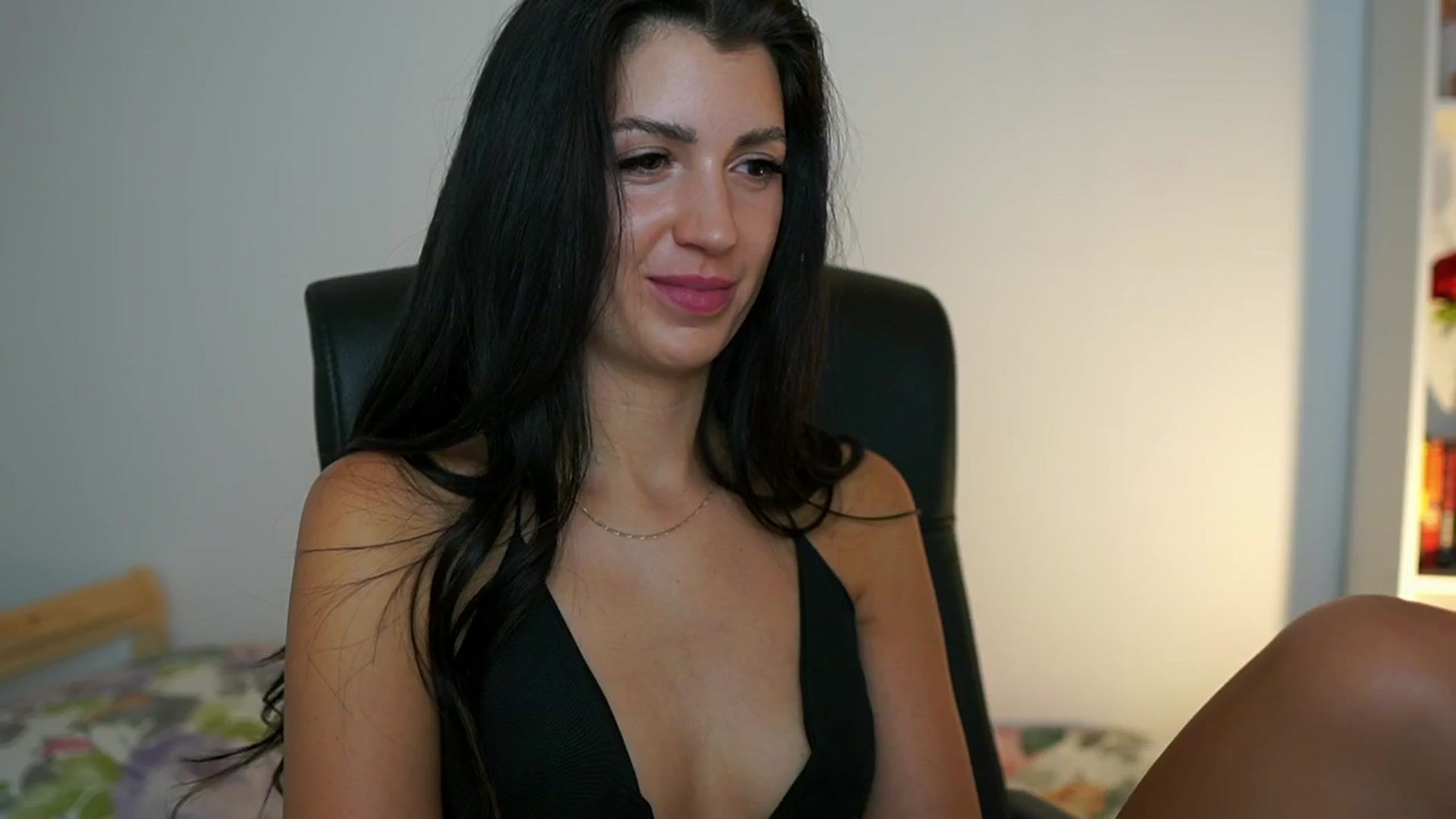 Gallery image thumbnail from Julia_Roca's myfreecams stream on, 07/28/2024, 15:31 image 15 of 20
