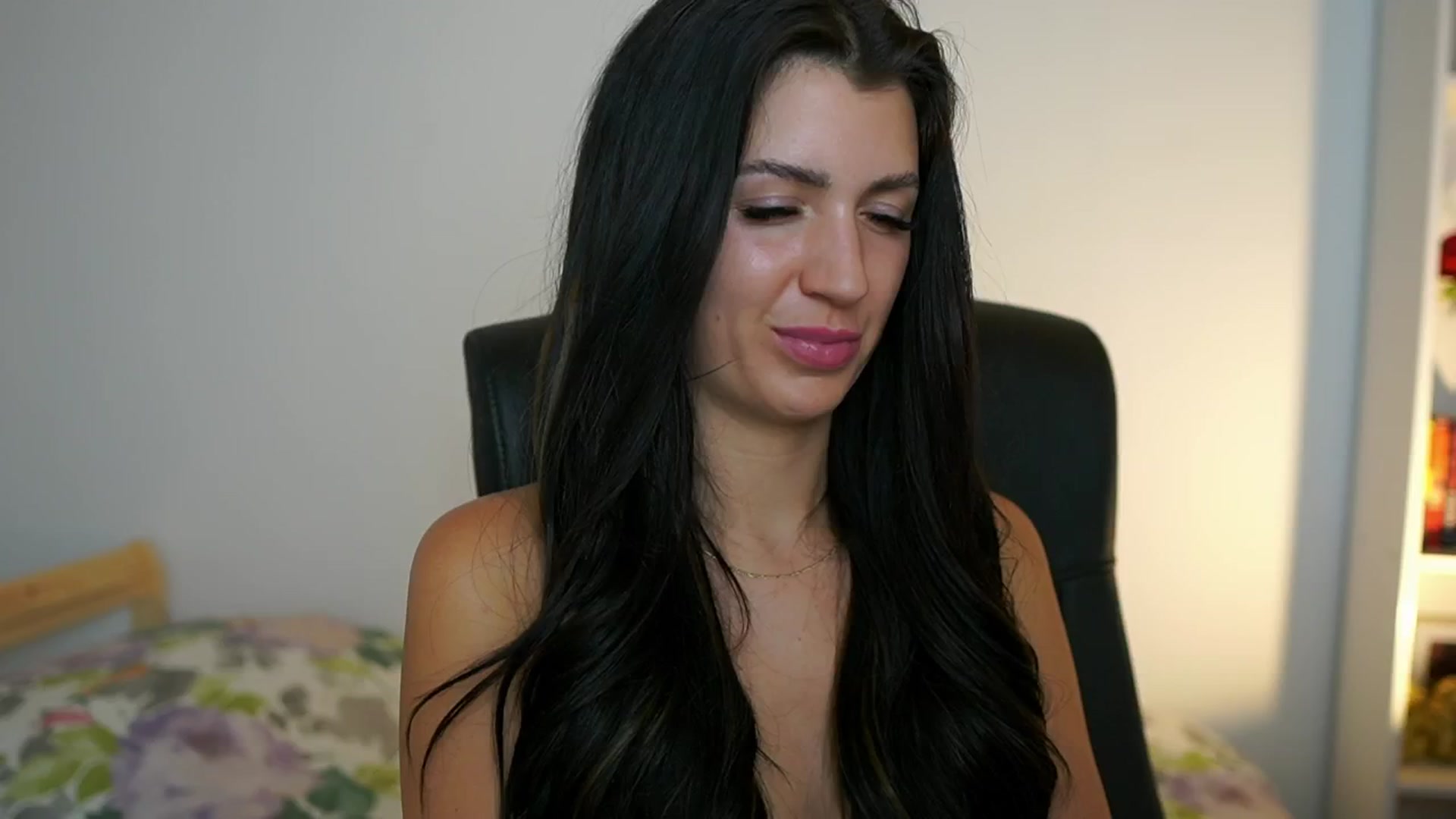 Gallery image thumbnail from Julia_Roca's myfreecams stream on, 07/28/2024, 15:31 image 18 of 20