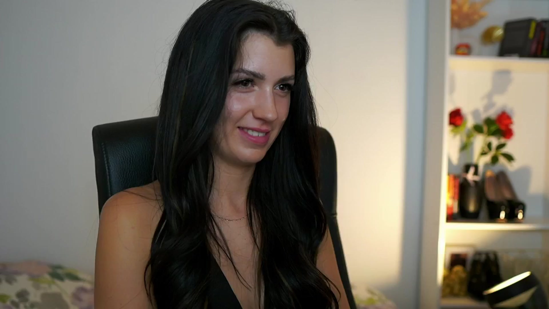 Gallery image thumbnail from Julia_Roca's myfreecams stream on, 07/28/2024, 17:06 image 13 of 20