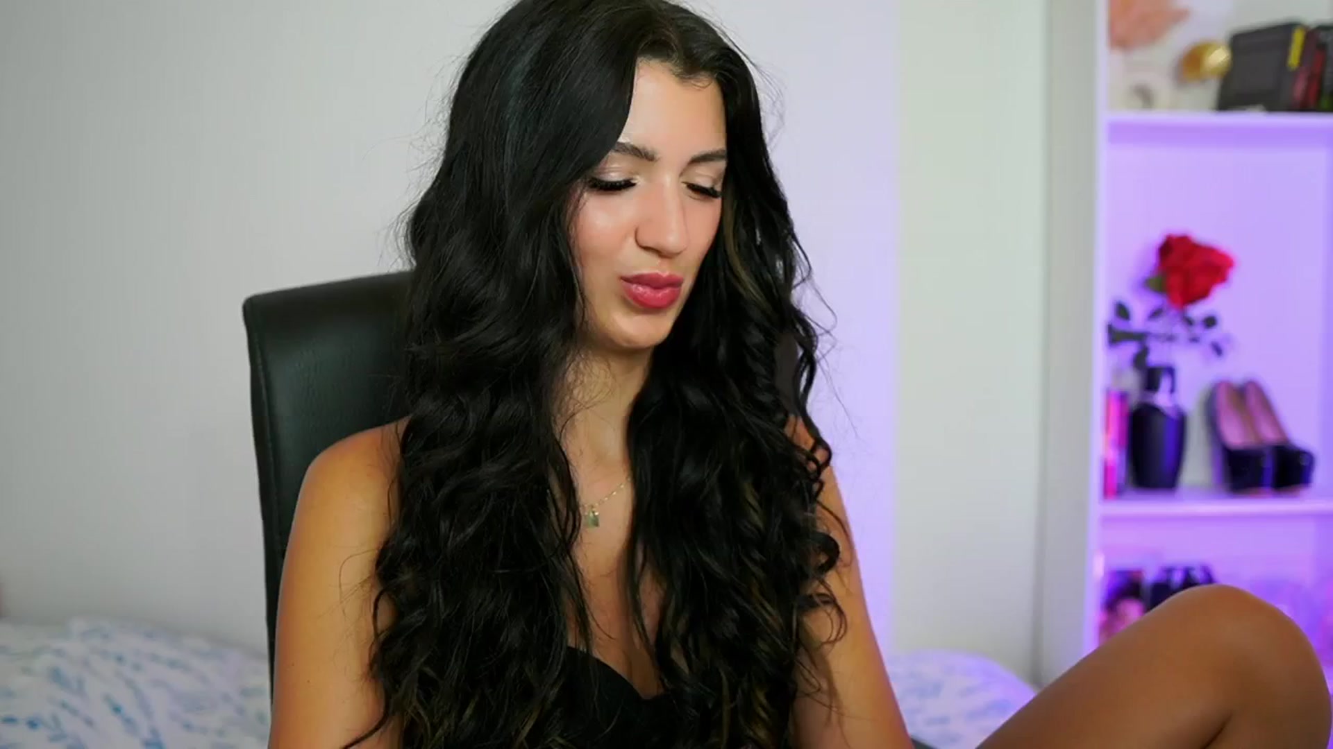 Gallery image thumbnail from Julia_Roca's myfreecams stream on, 08/14/2024, 15:11 image 6 of 20