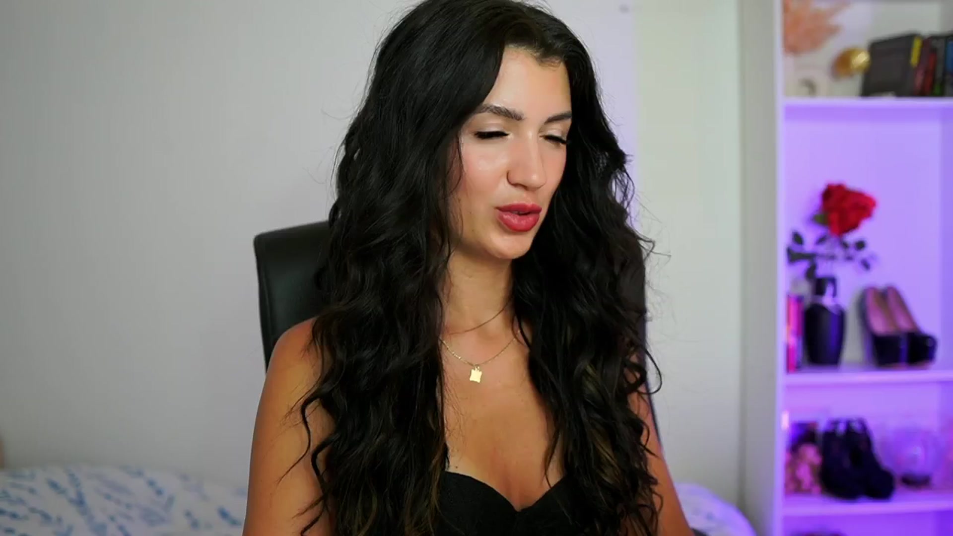 Gallery image thumbnail from Julia_Roca's myfreecams stream on, 08/14/2024, 16:47 image 1 of 20