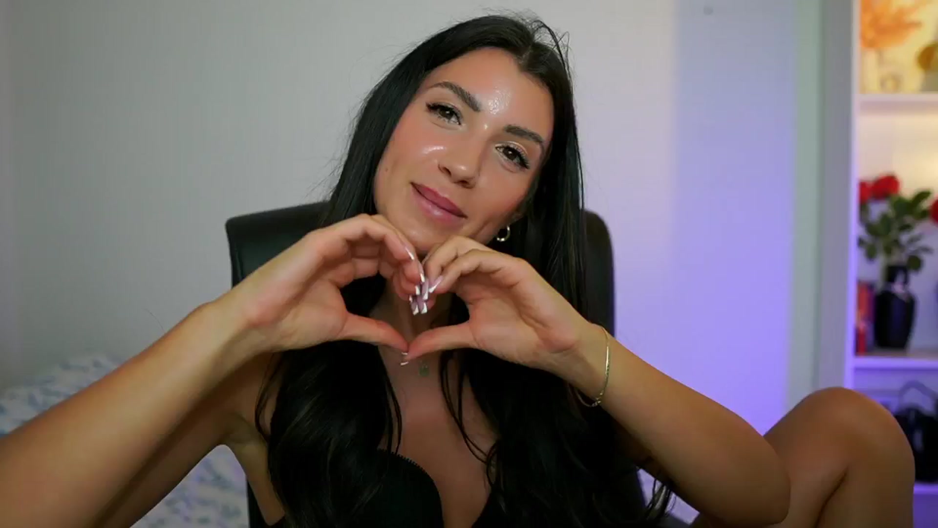 Gallery image thumbnail from Julia_Roca's myfreecams stream on, 08/17/2024, 14:38 image 2 of 20