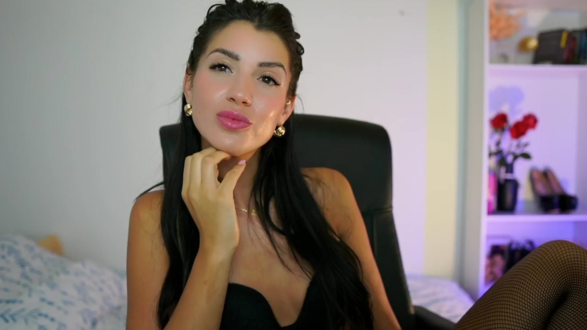 Gallery image thumbnail from Julia_Roca's myfreecams stream on, 08/21/2024, 16:32 image 20 of 20