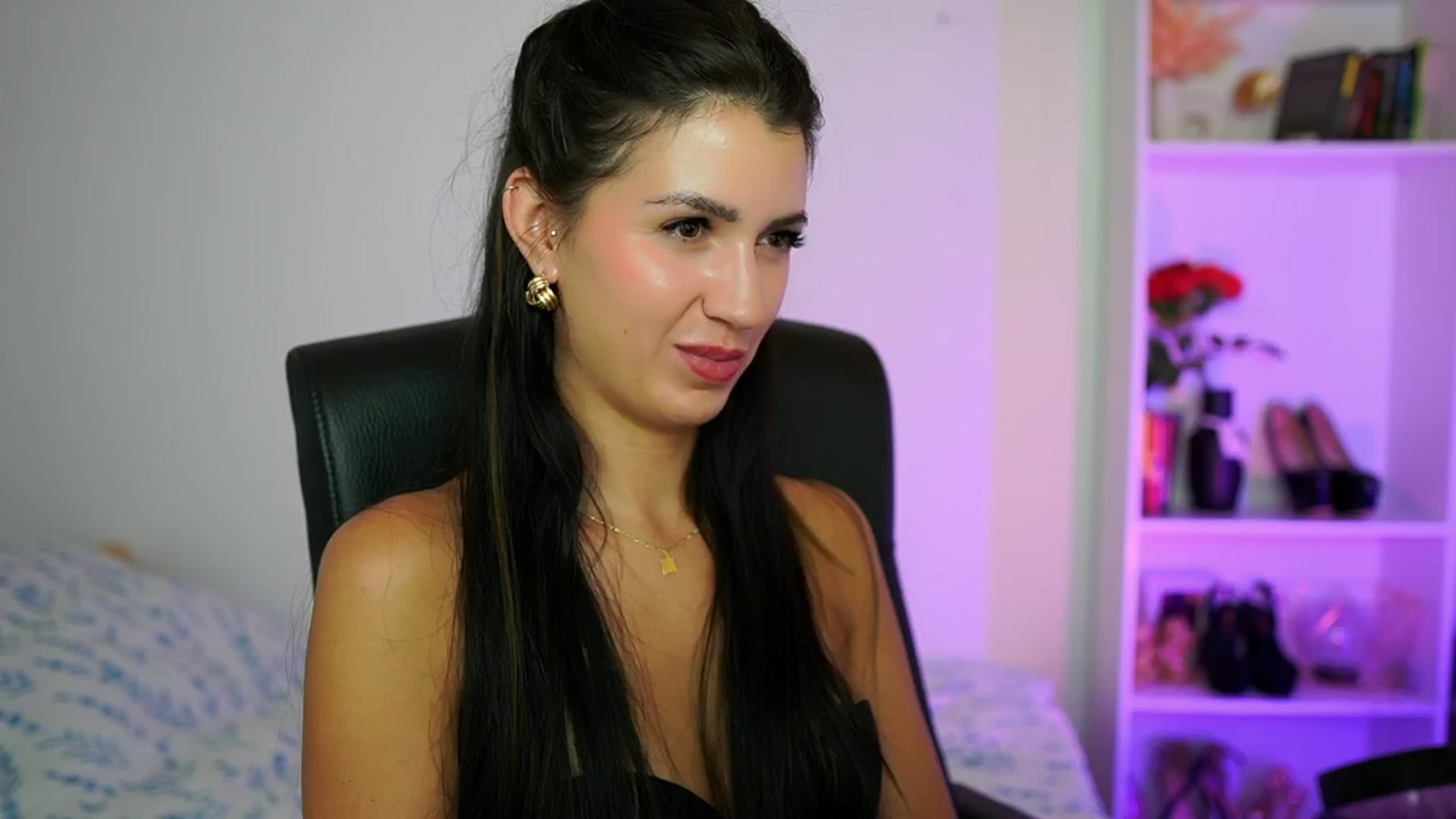 Gallery image thumbnail from Julia_Roca's myfreecams stream on, 08/28/2024, 14:12 image 19 of 20