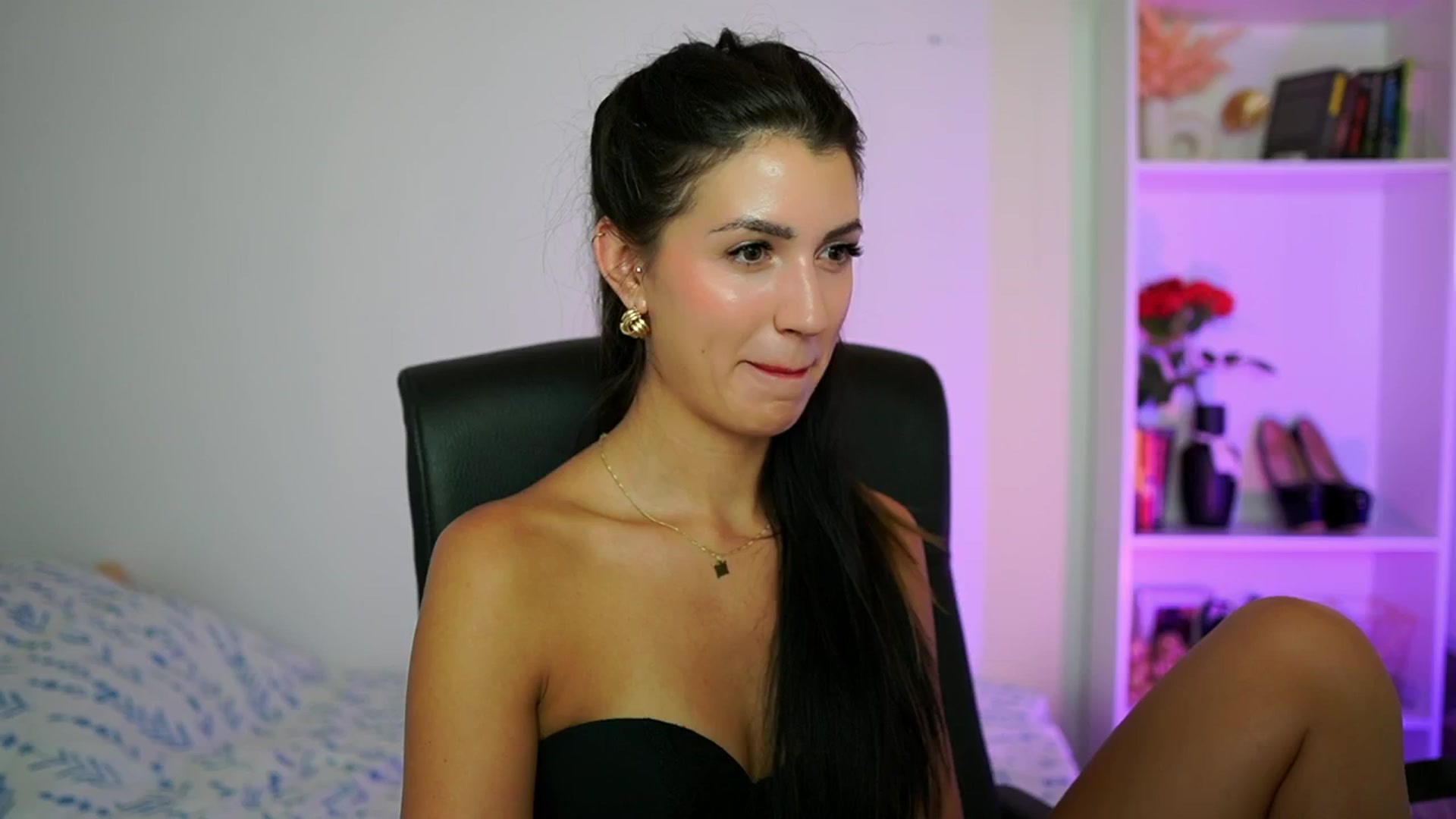 Gallery image thumbnail from Julia_Roca's myfreecams stream on, 08/28/2024, 15:12 image 1 of 20