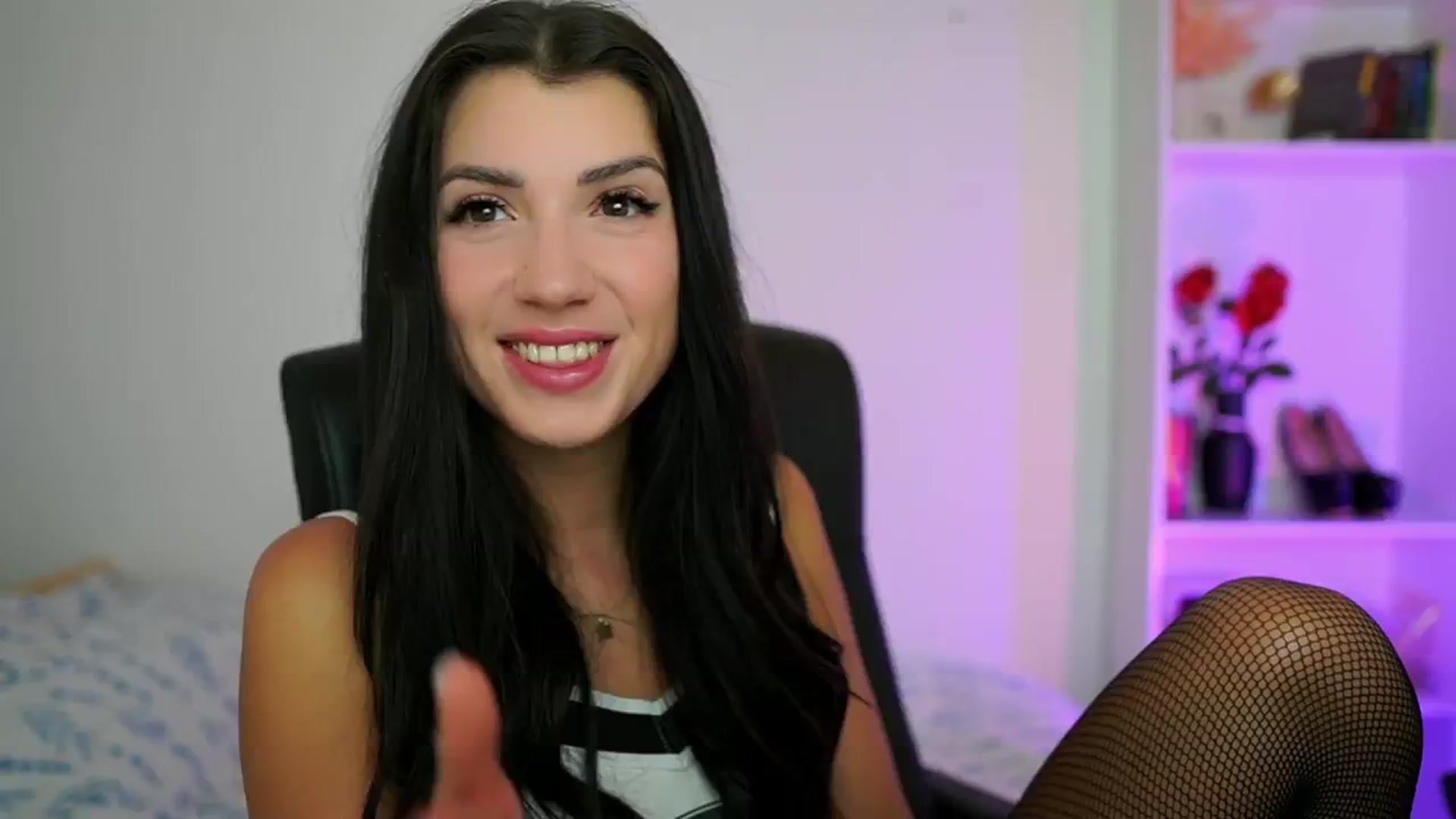 Gallery image thumbnail from Julia_Roca's myfreecams stream on, 08/31/2024, 15:40 image 2 of 20