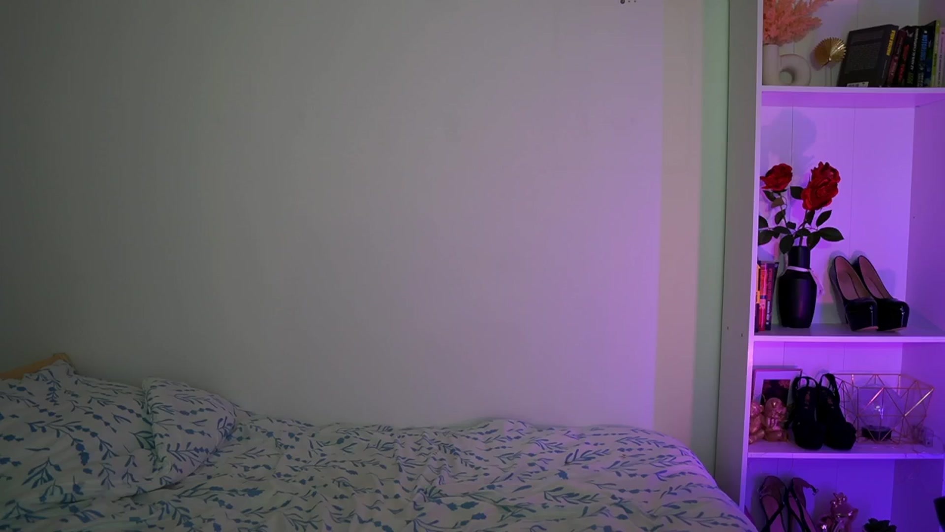 Gallery image thumbnail from Julia_Roca's myfreecams stream on, 08/31/2024, 16:43 image 14 of 20