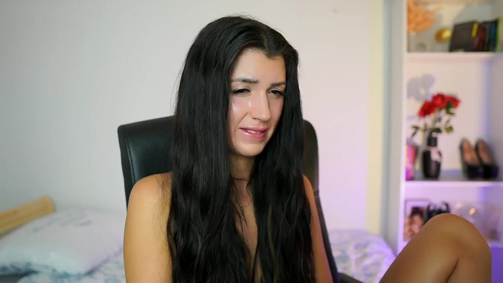 Gallery image thumbnail from Julia_Roca's myfreecams stream on, 09/06/2024, 13:25 image 17 of 20