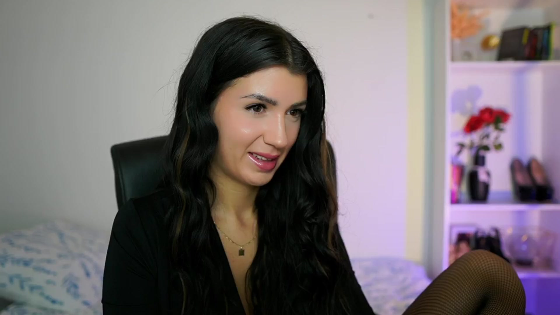 Gallery image thumbnail from Julia_Roca's myfreecams stream on, 09/07/2024, 09:58 image 1 of 20