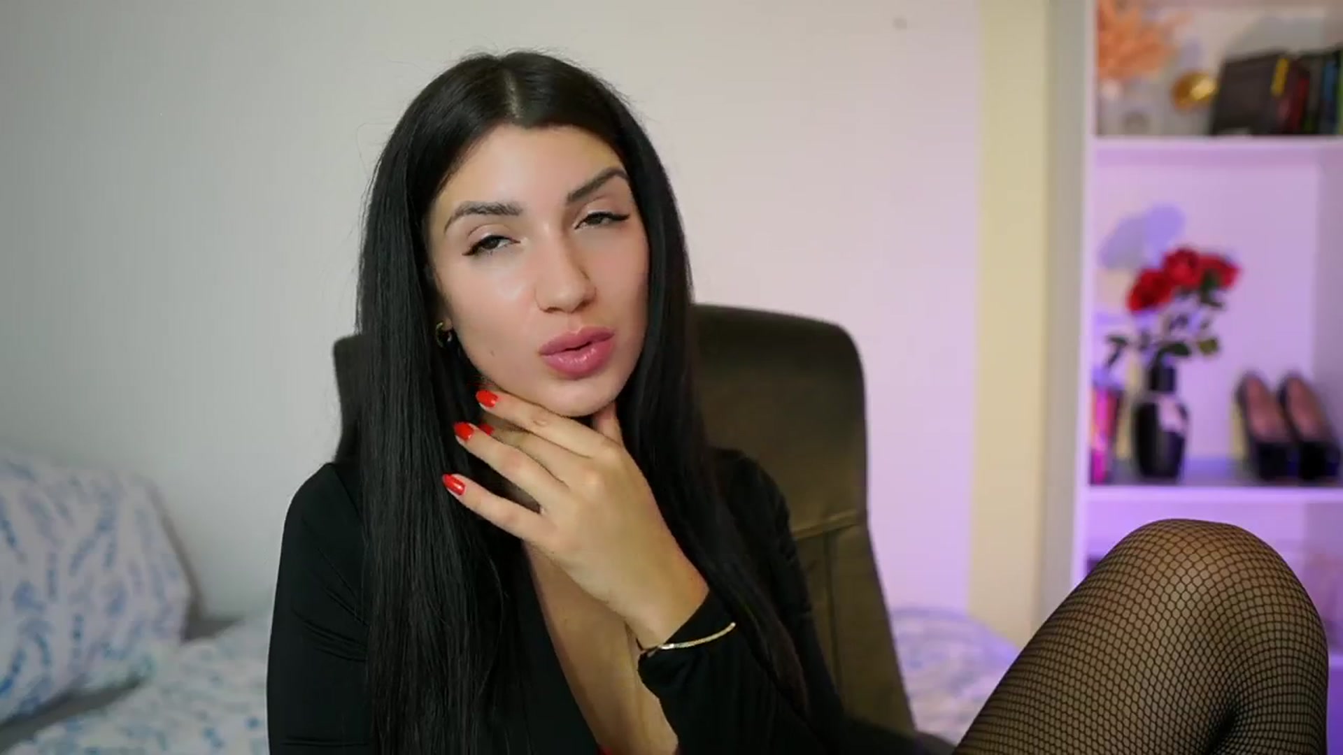 Gallery image thumbnail from Julia_Roca's myfreecams stream on, 09/11/2024, 14:57 image 6 of 20