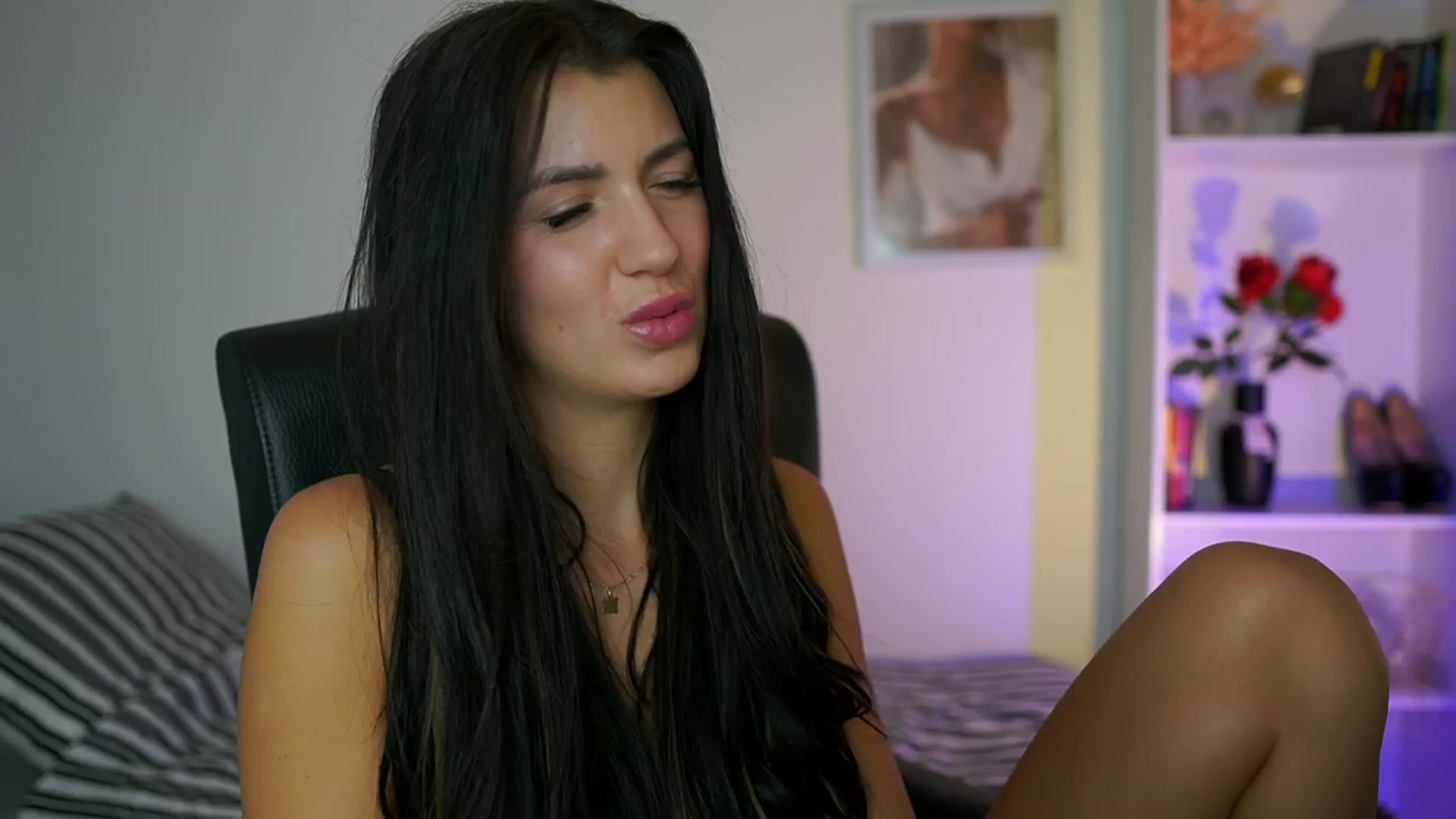 Gallery image thumbnail from Julia_Roca's myfreecams stream on, 09/15/2024, 13:18 image 2 of 20