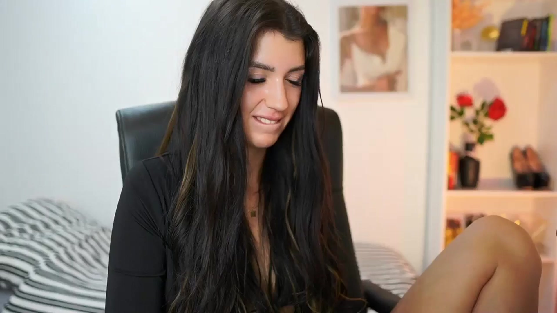 Gallery image thumbnail from Julia_Roca's myfreecams stream on, 09/25/2024, 11:48 image 15 of 20