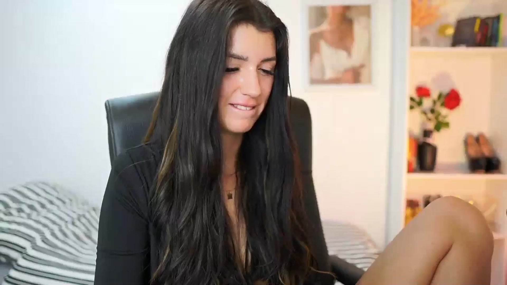 Gallery image thumbnail from Julia_Roca's myfreecams stream on, 09/25/2024, 11:48 image 14 of 20