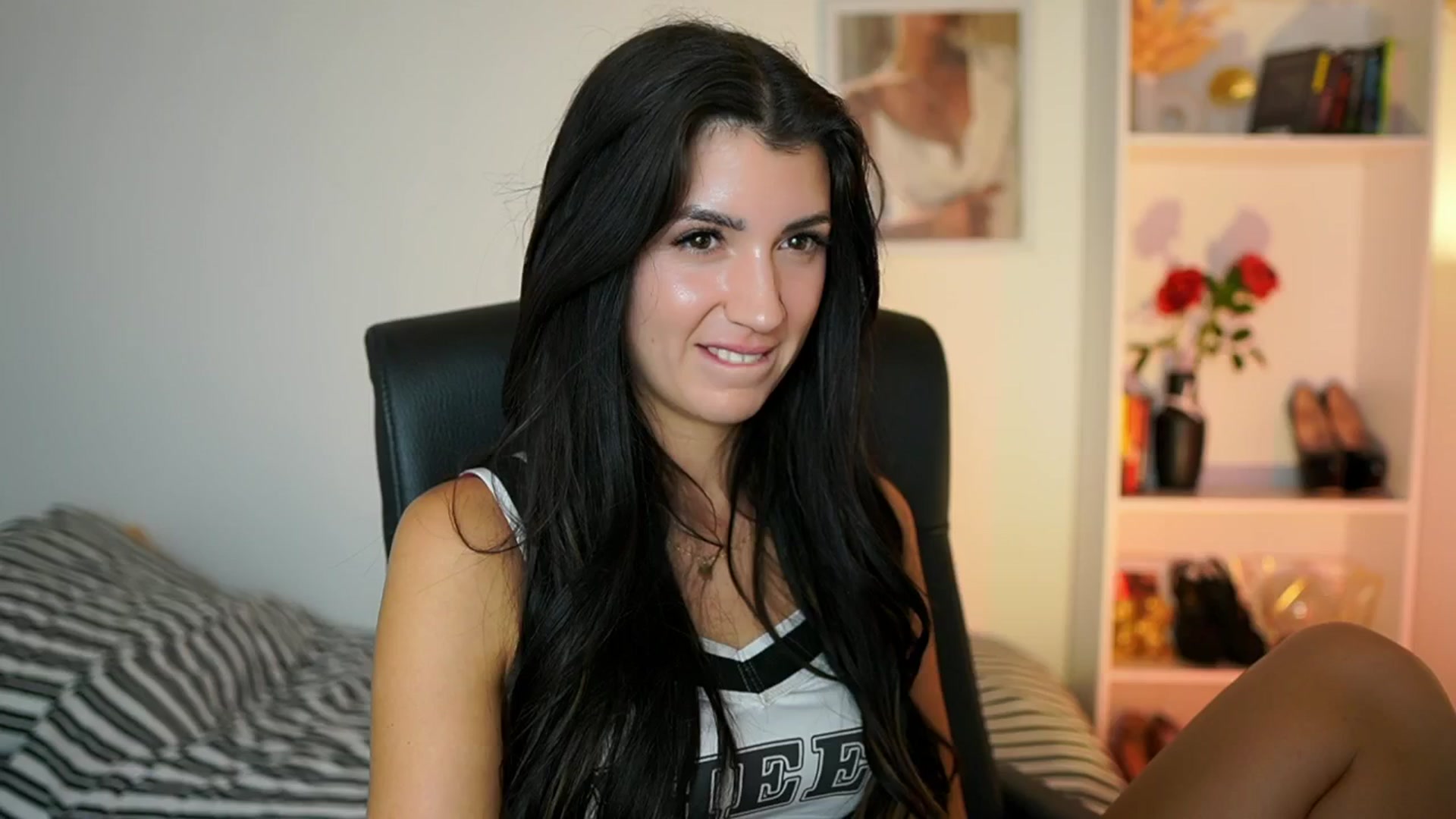 Gallery image thumbnail from Julia_Roca's myfreecams stream on, 09/26/2024, 17:24 image 6 of 20