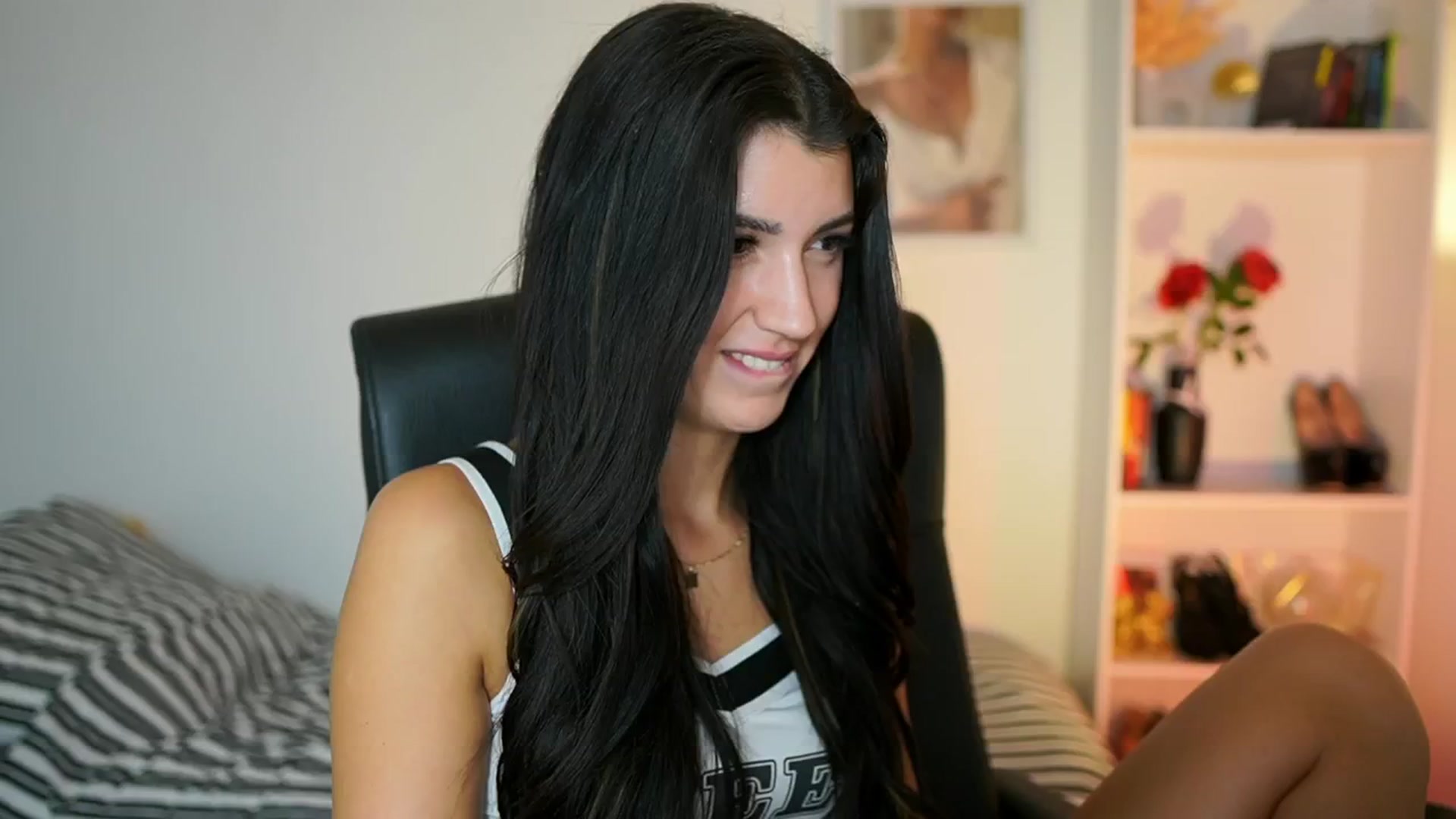 Gallery image thumbnail from Julia_Roca's myfreecams stream on, 09/26/2024, 17:24 image 17 of 20