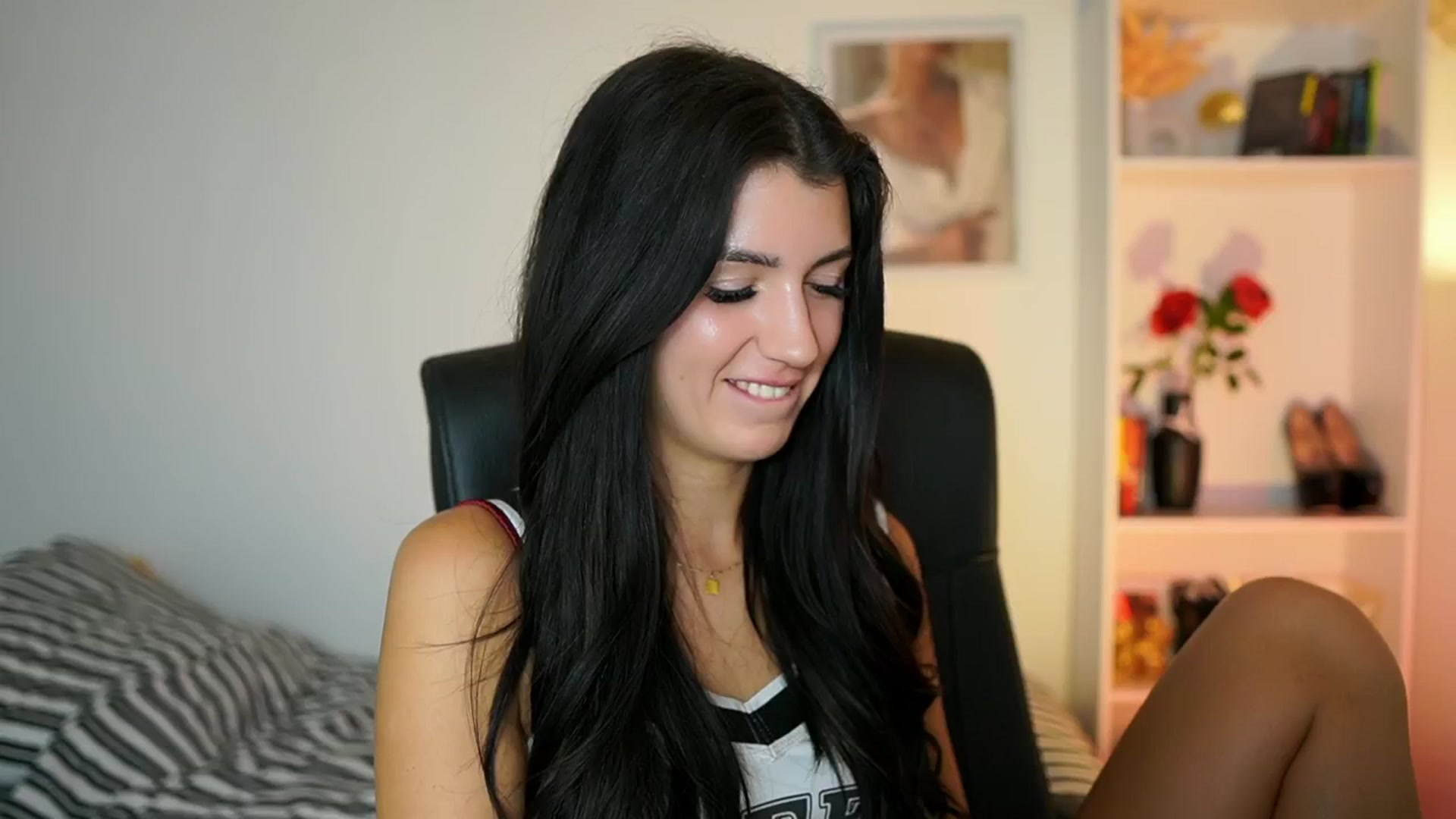Gallery image thumbnail from Julia_Roca's myfreecams stream on, 09/26/2024, 17:24 image 3 of 20