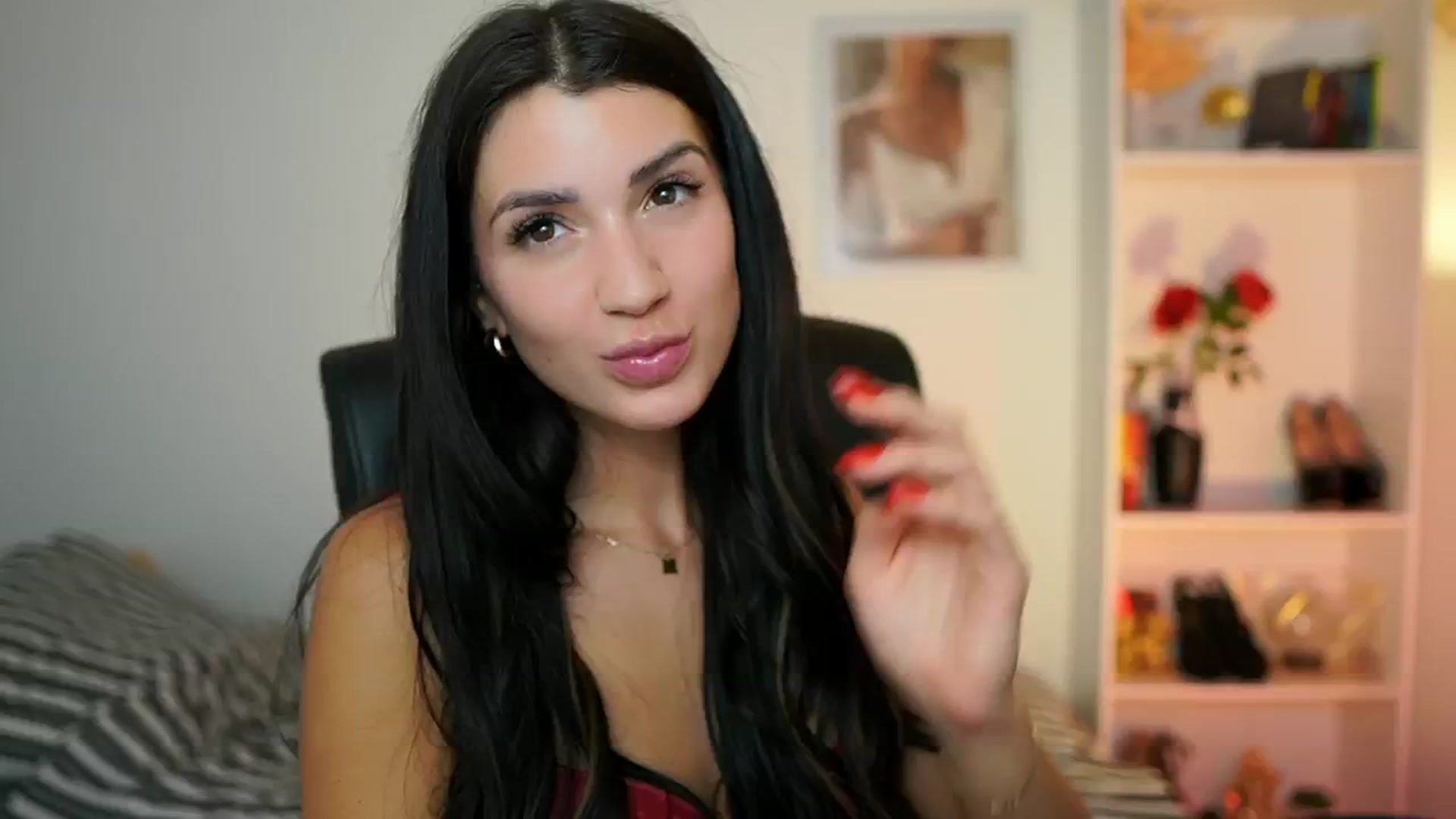 Gallery image thumbnail from Julia_Roca's myfreecams stream on, 09/26/2024, 18:12 image 1 of 20