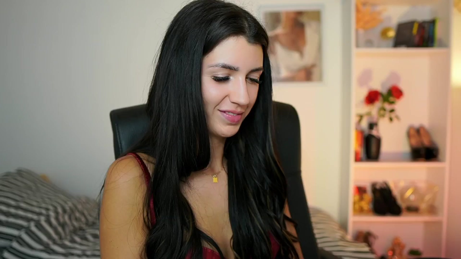 Gallery image thumbnail from Julia_Roca's myfreecams stream on, 09/26/2024, 18:12 image 2 of 20
