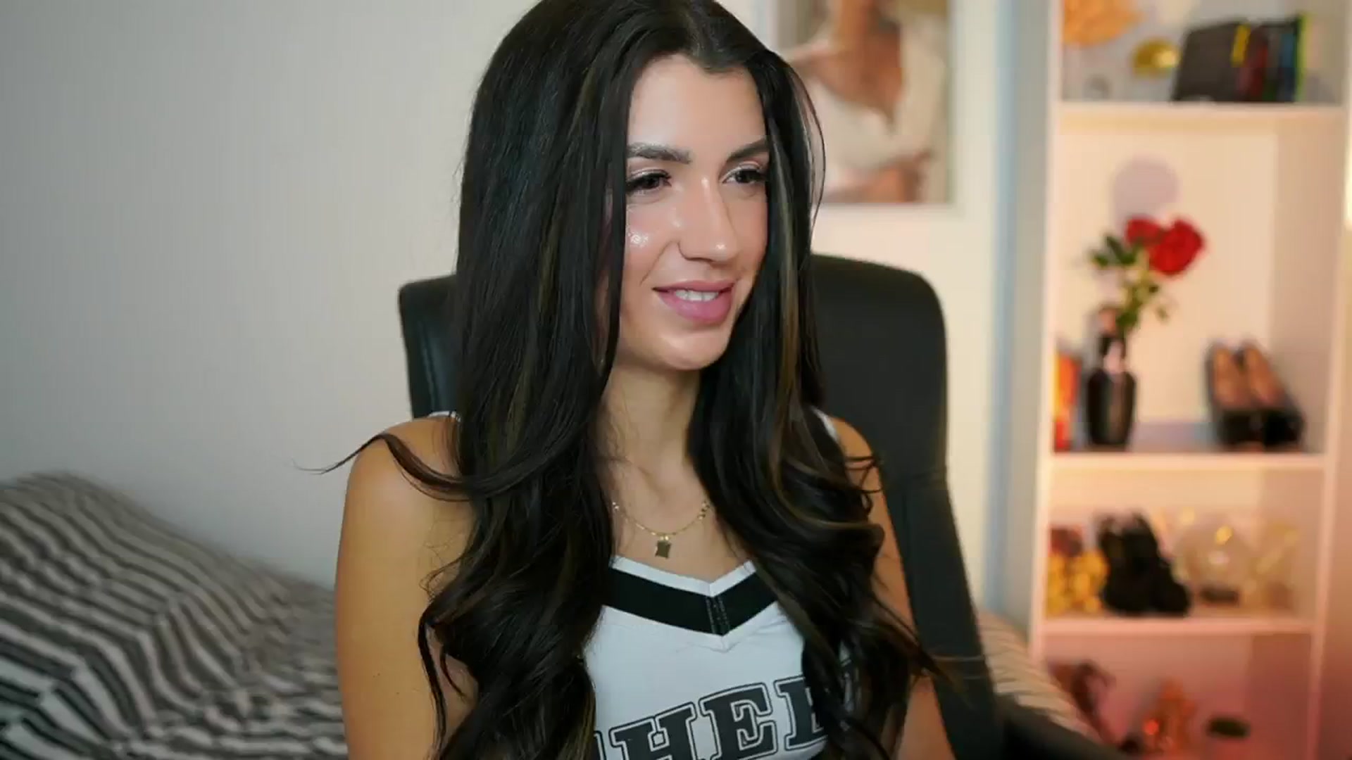 Gallery image thumbnail from Julia_Roca's myfreecams stream on, 10/01/2024, 14:01 image 1 of 20