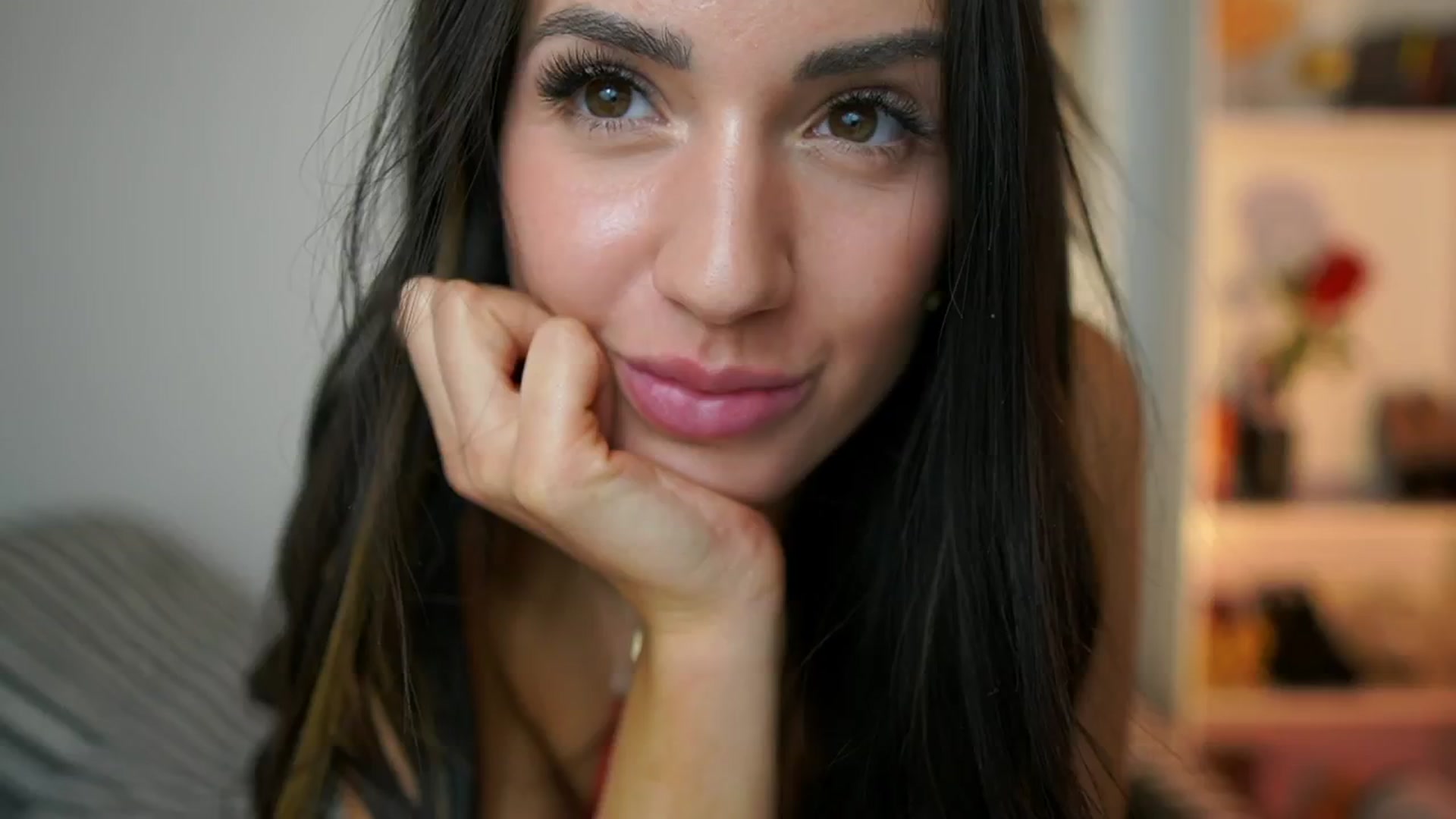 Gallery image thumbnail from Julia_Roca's myfreecams stream on, 10/03/2024, 17:59 image 13 of 20