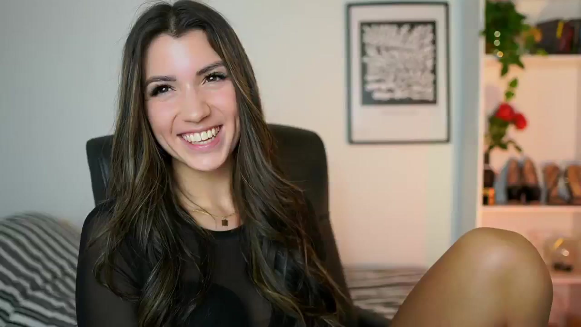 Gallery image thumbnail from Julia_Roca's myfreecams stream on, 10/08/2024, 15:12 image 5 of 20