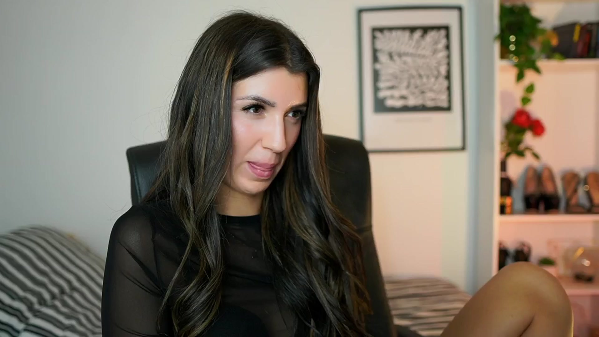 Gallery image thumbnail from Julia_Roca's myfreecams stream on, 10/08/2024, 16:11 image 8 of 20