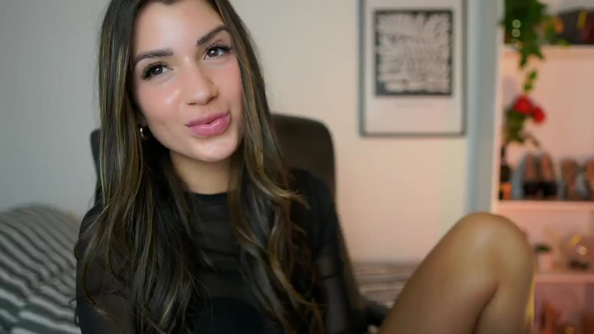 Gallery image thumbnail from Julia_Roca's myfreecams stream on, 10/08/2024, 16:11 image 19 of 20