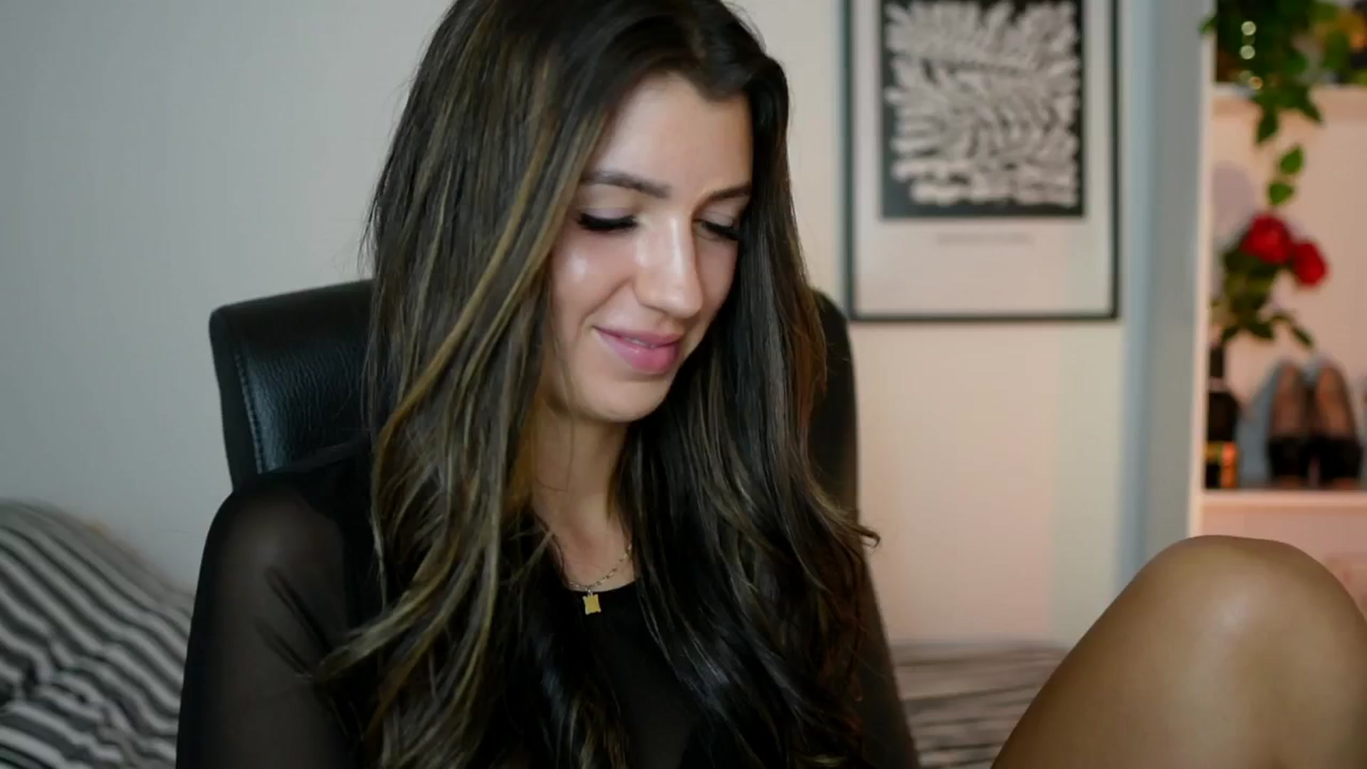 Gallery image thumbnail from Julia_Roca's myfreecams stream on, 10/08/2024, 17:46 image 5 of 20