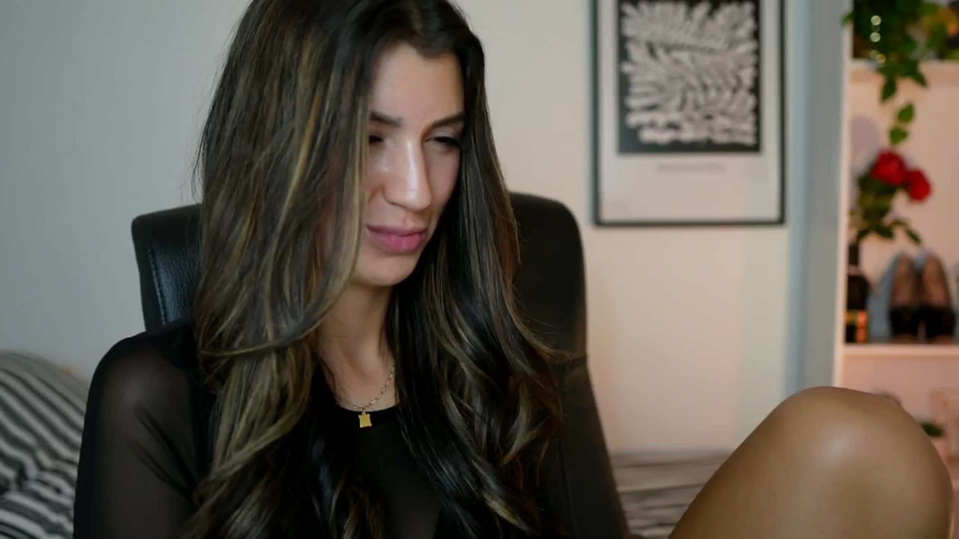 Gallery image thumbnail from Julia_Roca's myfreecams stream on, 10/08/2024, 17:46 image 2 of 20