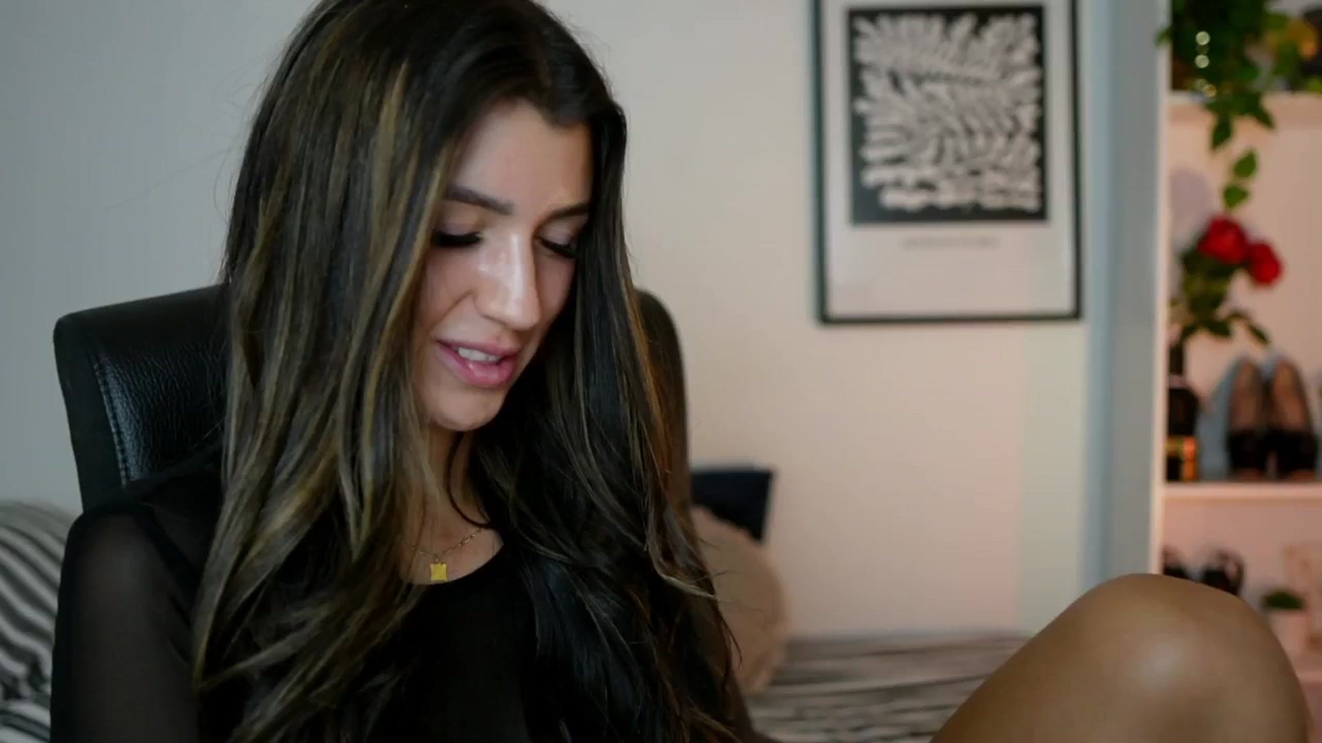 Gallery image thumbnail from Julia_Roca's myfreecams stream on, 10/08/2024, 18:19 image 12 of 20