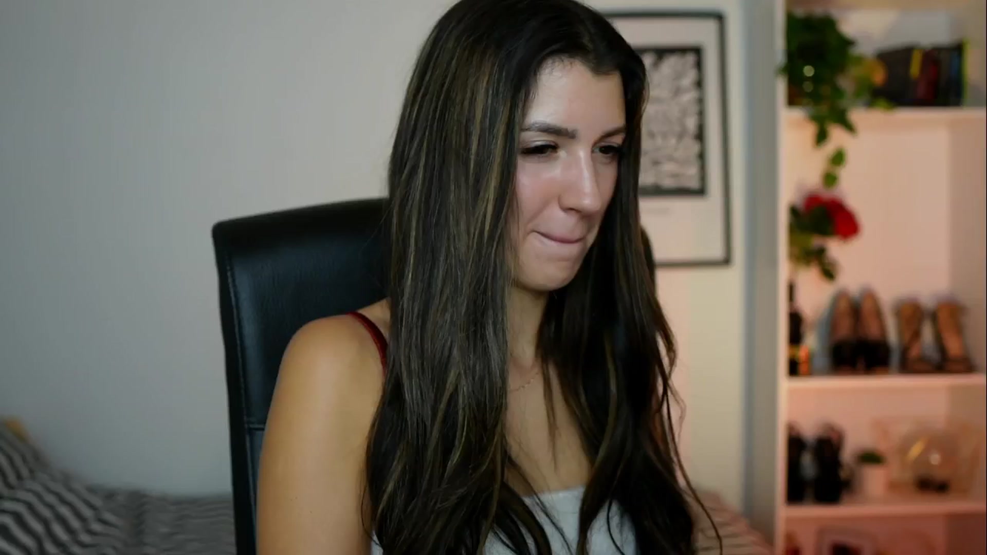 Gallery image thumbnail from Julia_Roca's myfreecams stream on, 10/09/2024, 13:19 image 14 of 20