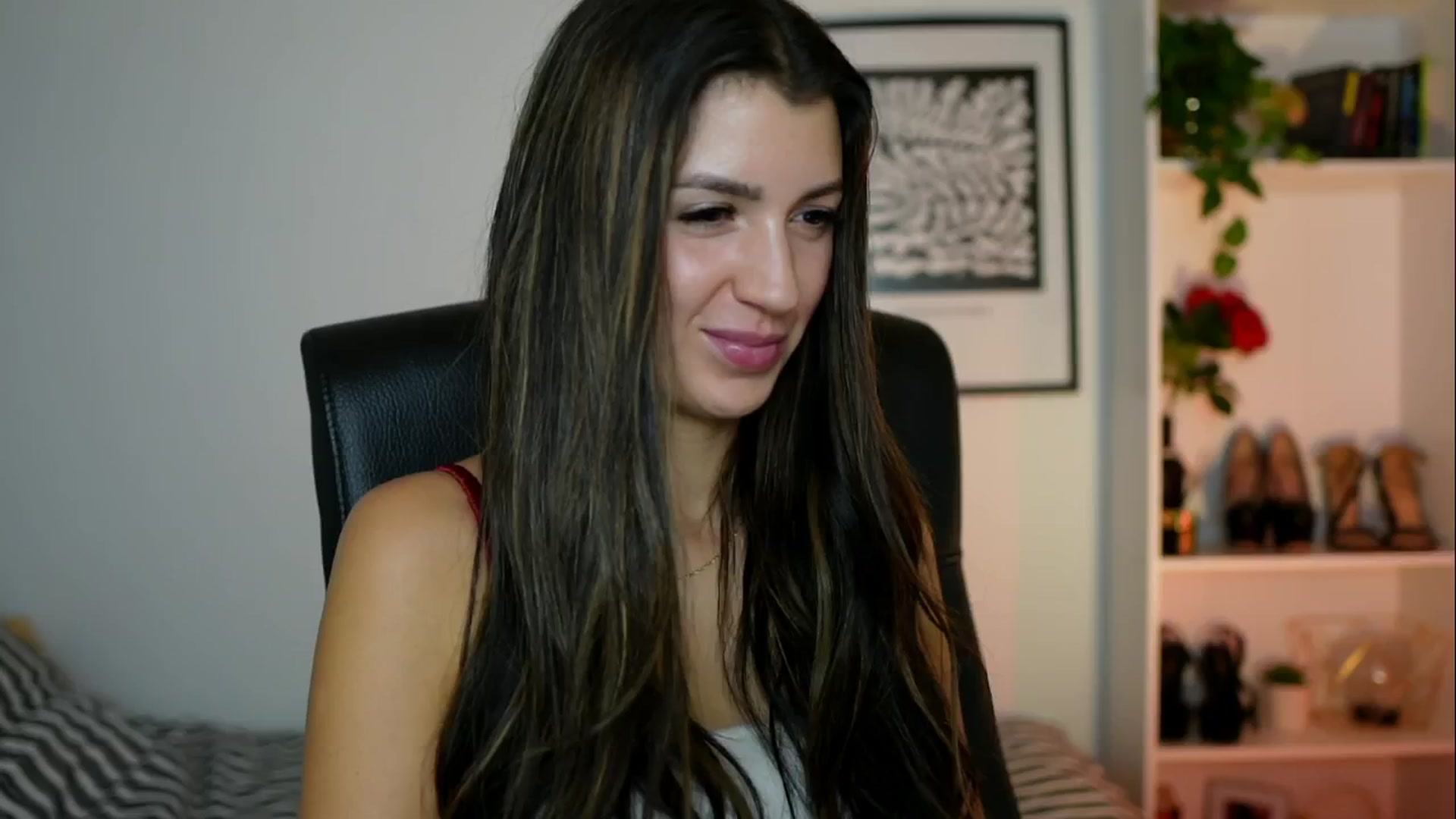 Gallery image thumbnail from Julia_Roca's myfreecams stream on, 10/09/2024, 13:19 image 12 of 20