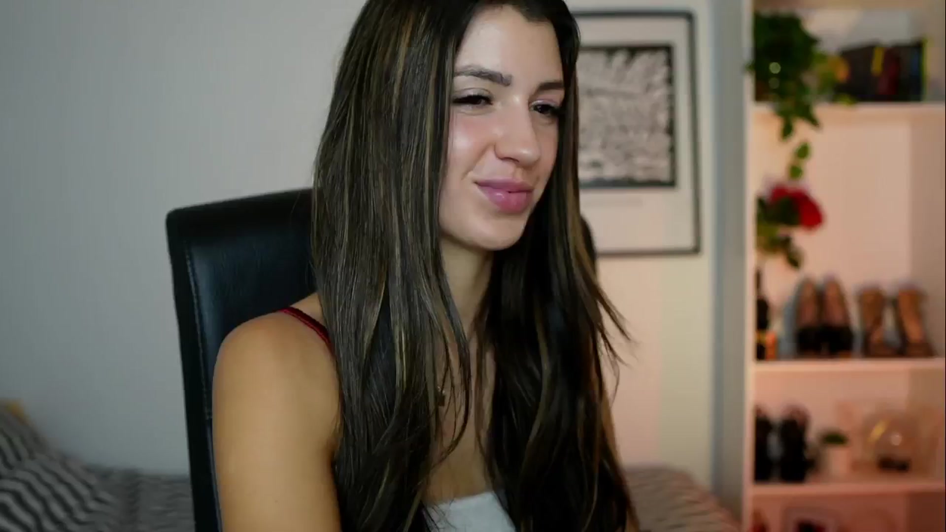 Gallery image thumbnail from Julia_Roca's myfreecams stream on, 10/09/2024, 13:19 image 7 of 20