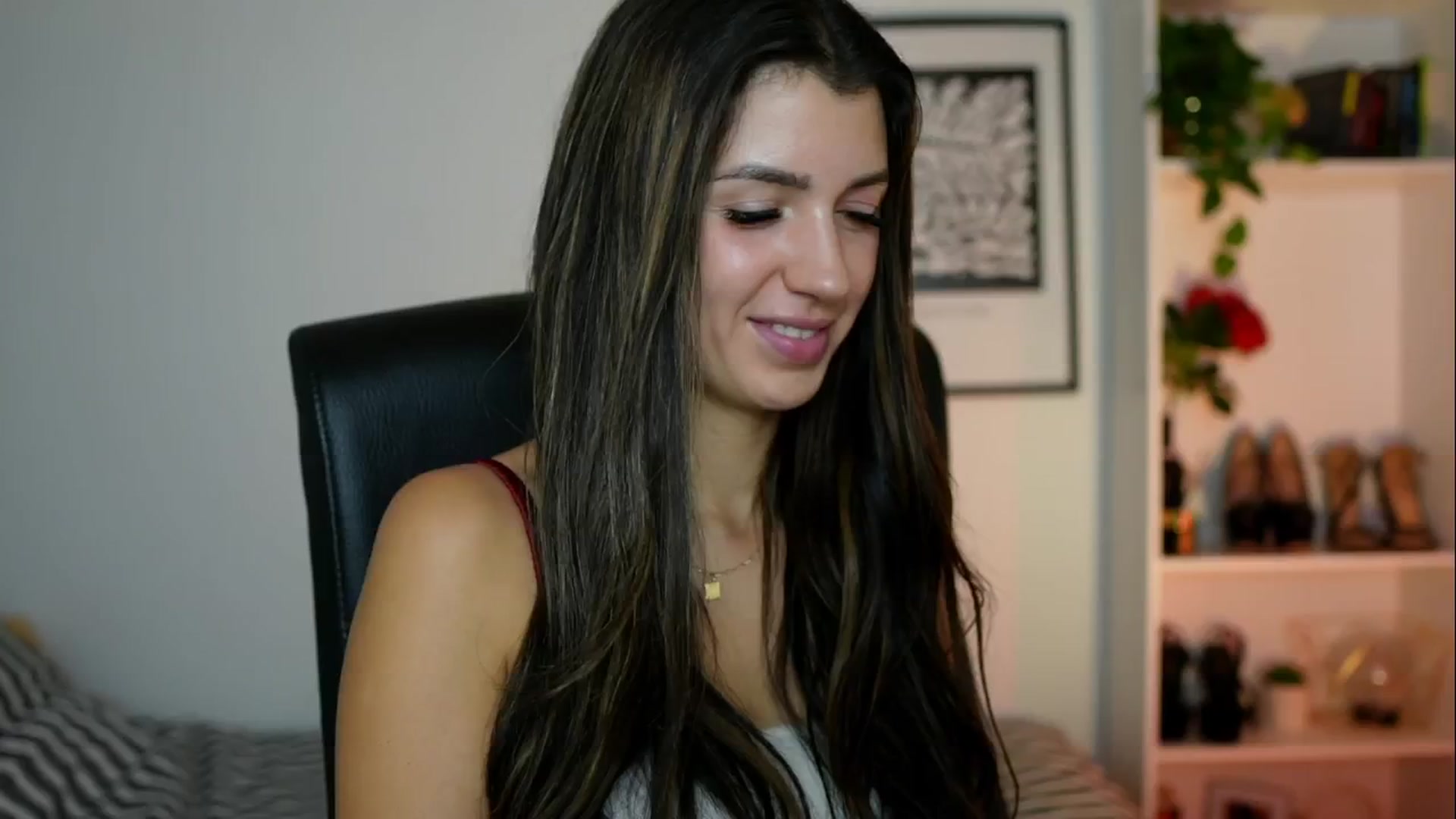 Gallery image thumbnail from Julia_Roca's myfreecams stream on, 10/09/2024, 13:19 image 10 of 20