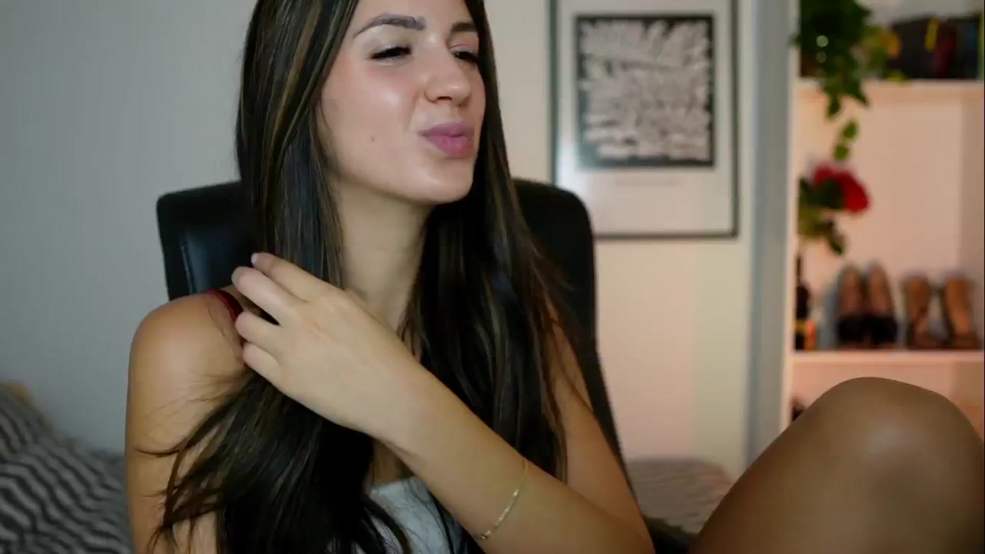 Gallery image thumbnail from Julia_Roca's myfreecams stream on, 10/09/2024, 13:19 image 5 of 20