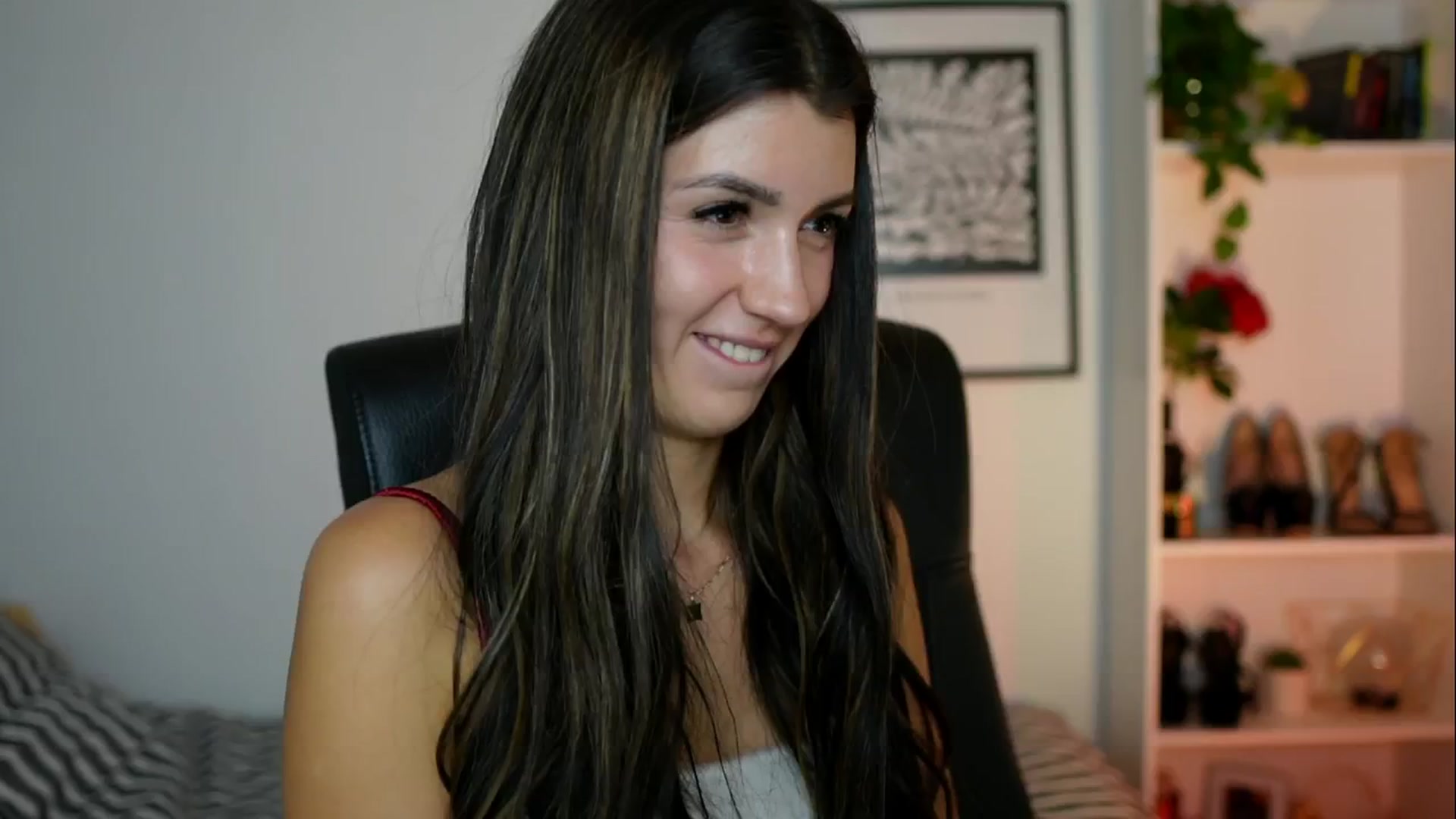 Gallery image thumbnail from Julia_Roca's myfreecams stream on, 10/09/2024, 15:13 image 7 of 20